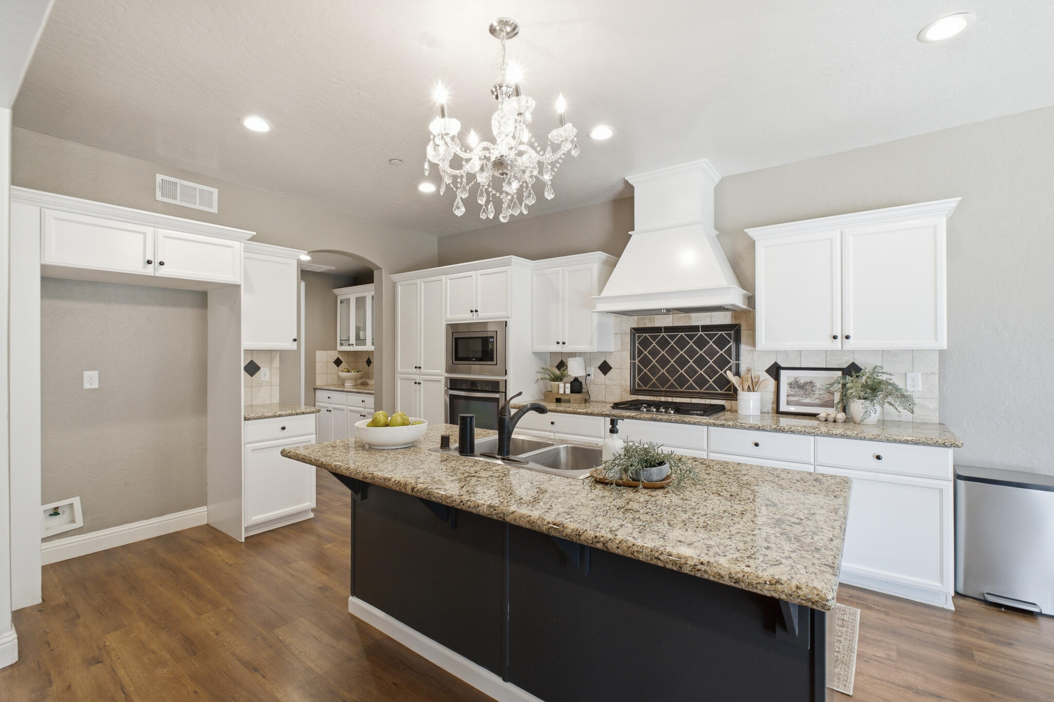 2931 W Cecil Ave, Visalia, CA 93291