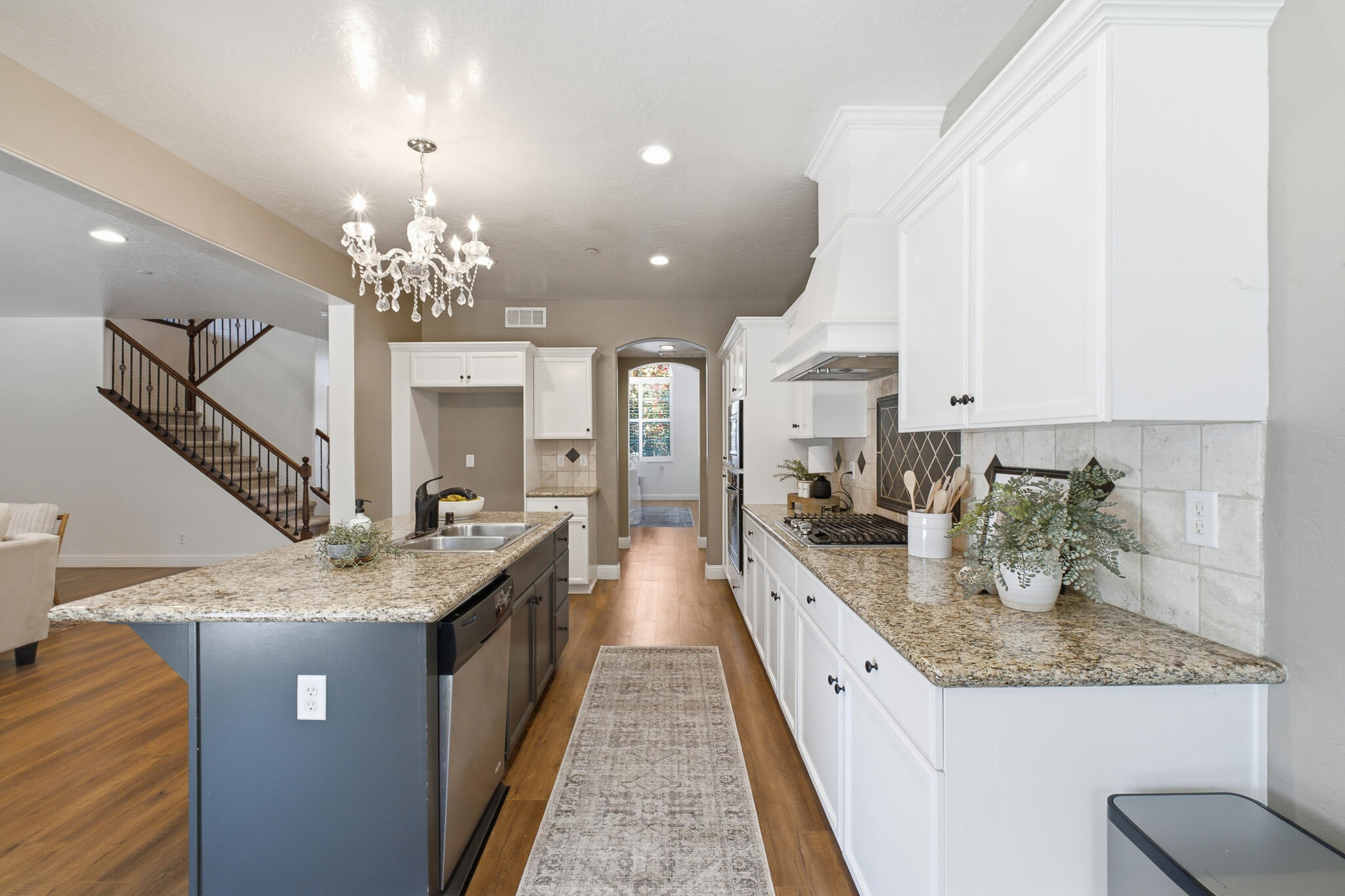 2931 W Cecil Ave, Visalia, CA 93291