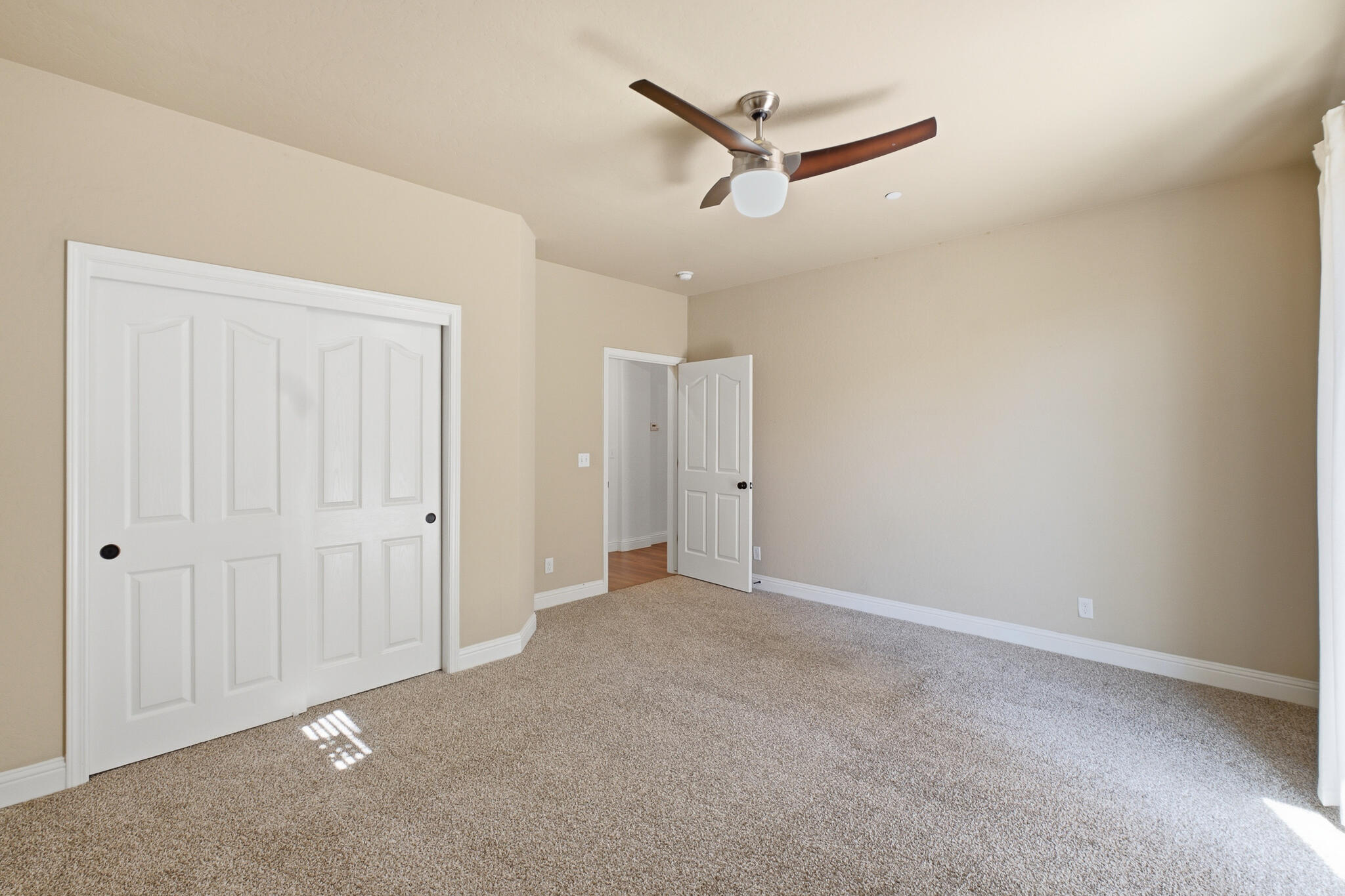 2931 W Cecil Ave, Visalia, CA 93291