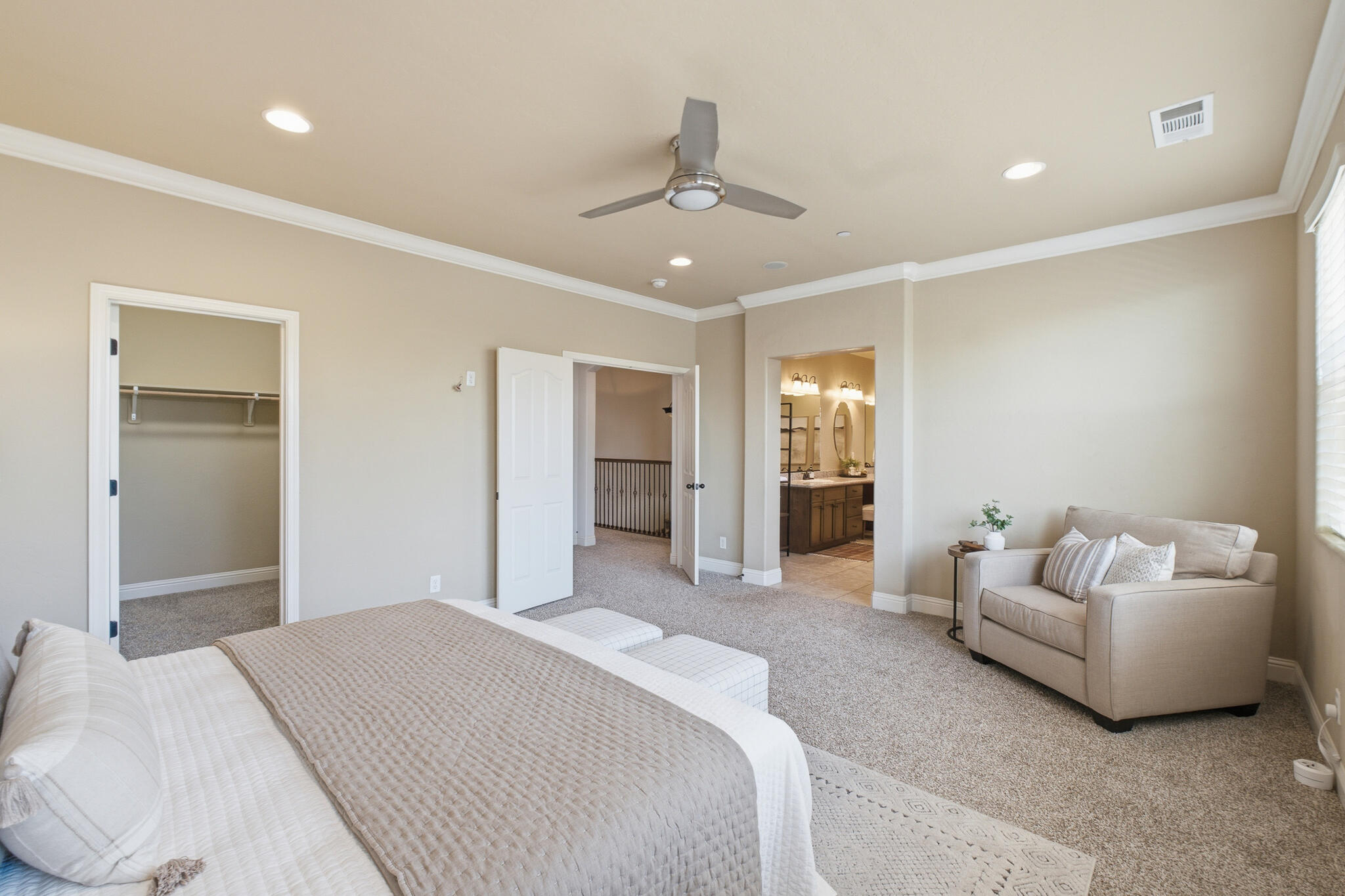 2931 W Cecil Ave, Visalia, CA 93291
