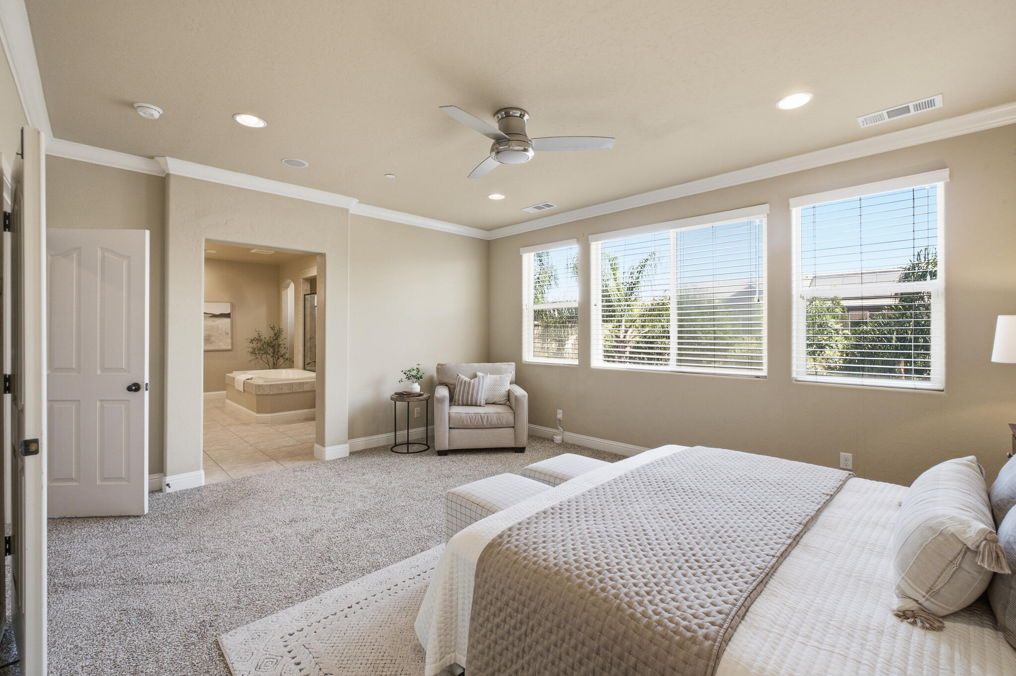 2931 W Cecil Ave, Visalia, CA 93291