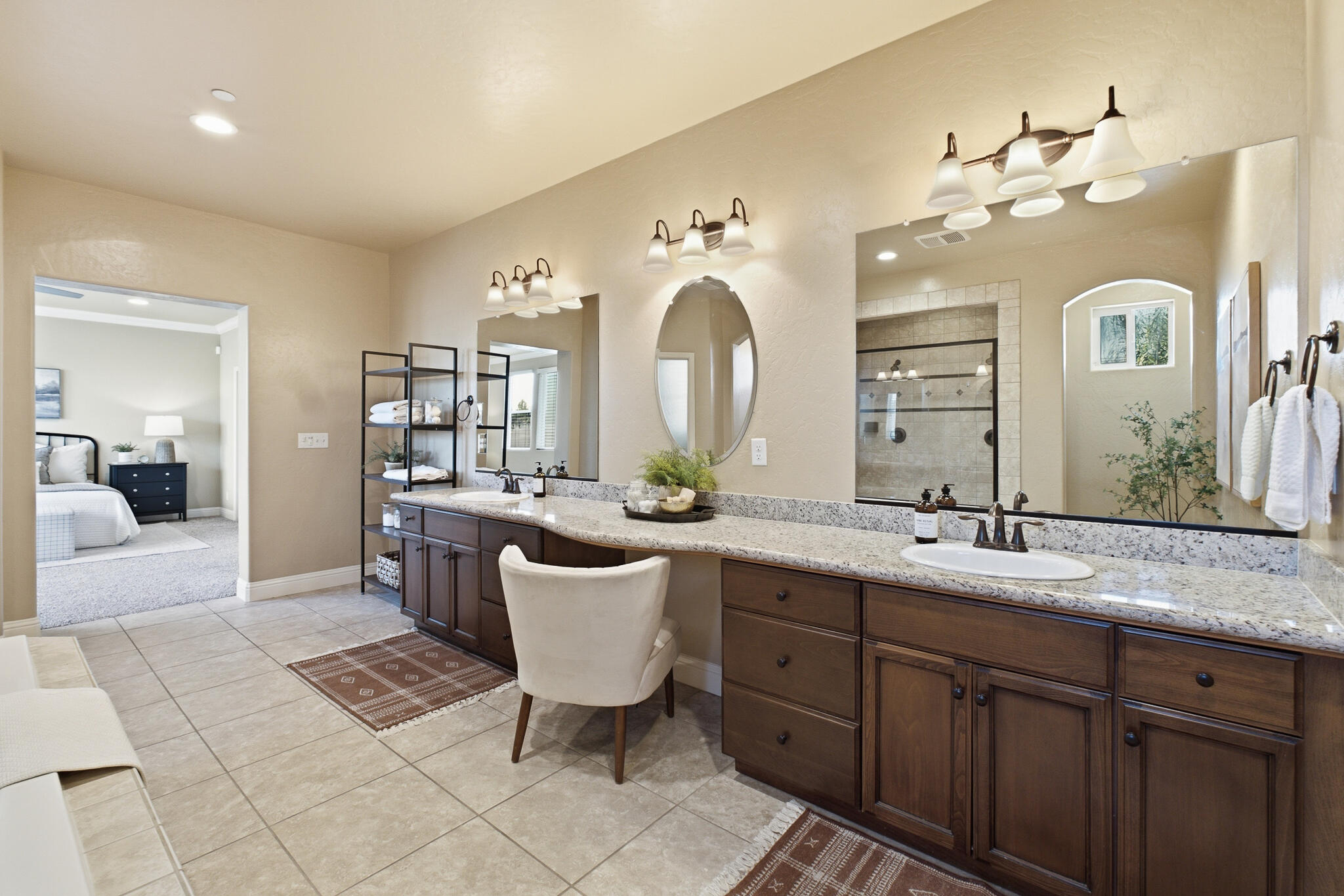 2931 W Cecil Ave, Visalia, CA 93291