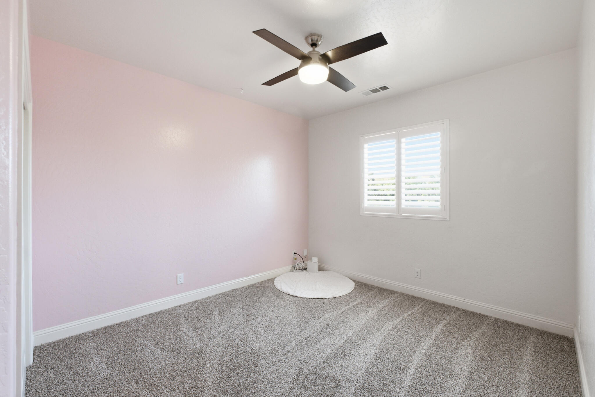 2931 W Cecil Ave, Visalia, CA 93291