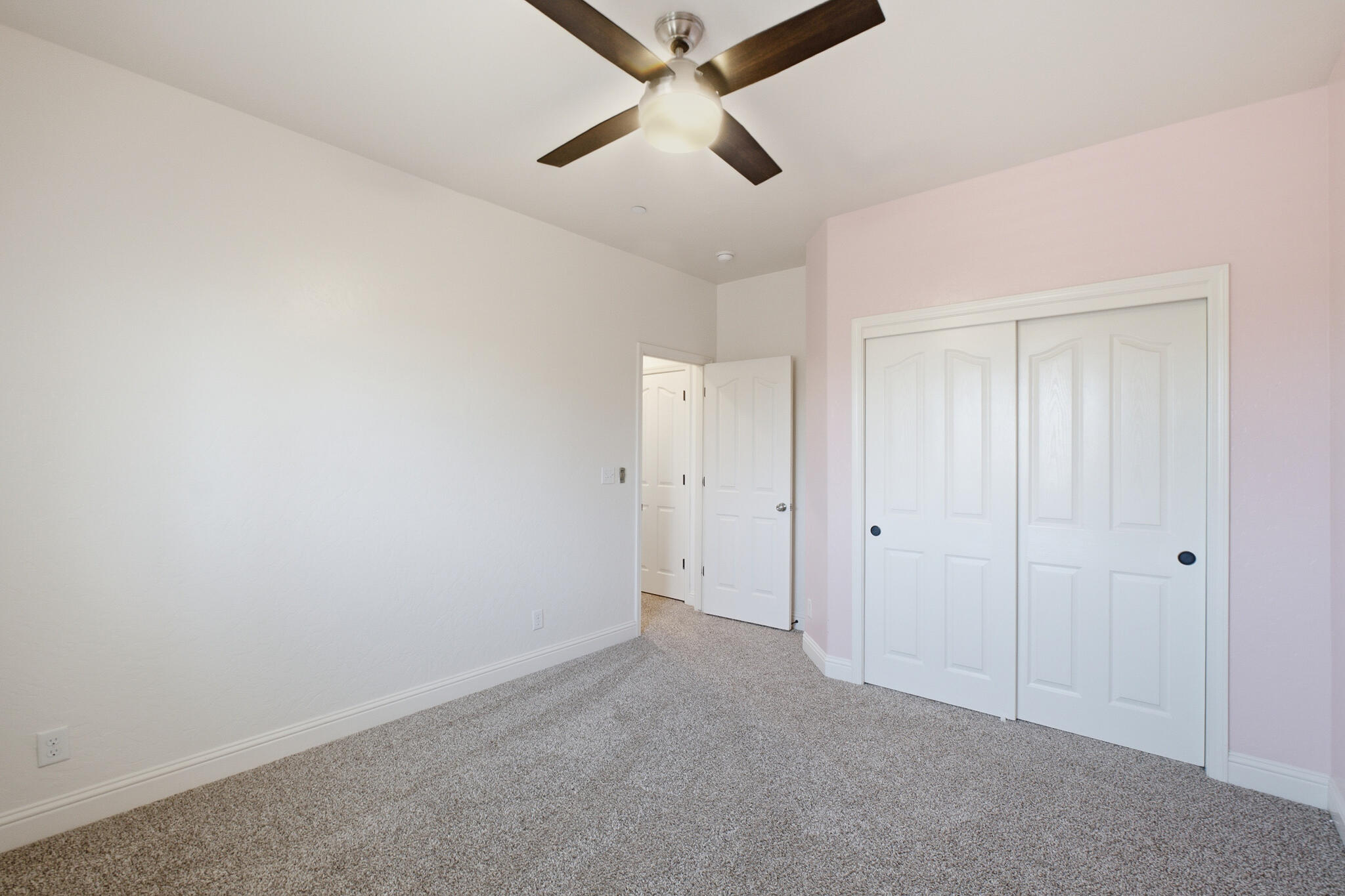 2931 W Cecil Ave, Visalia, CA 93291