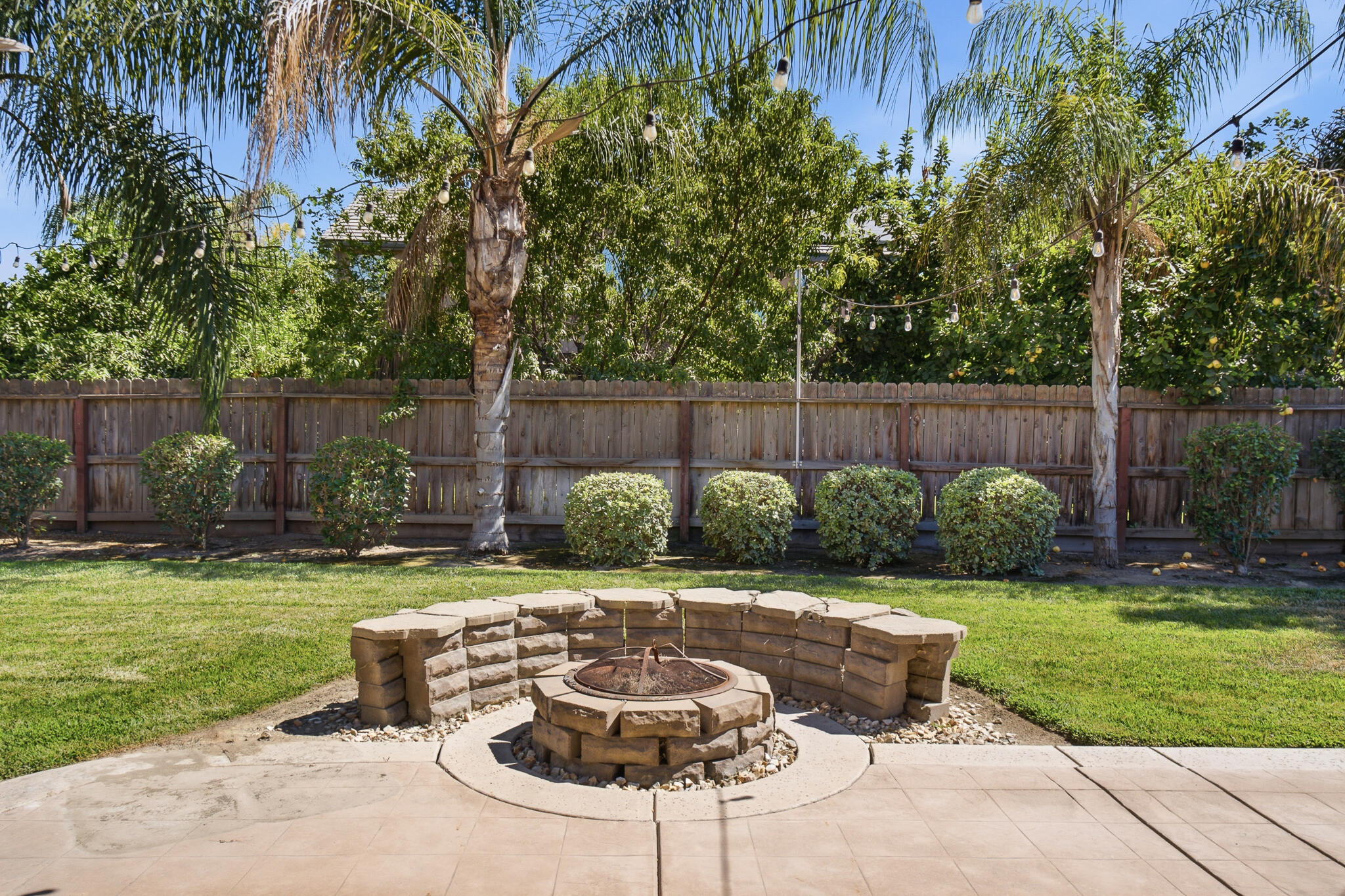 2931 W Cecil Ave, Visalia, CA 93291