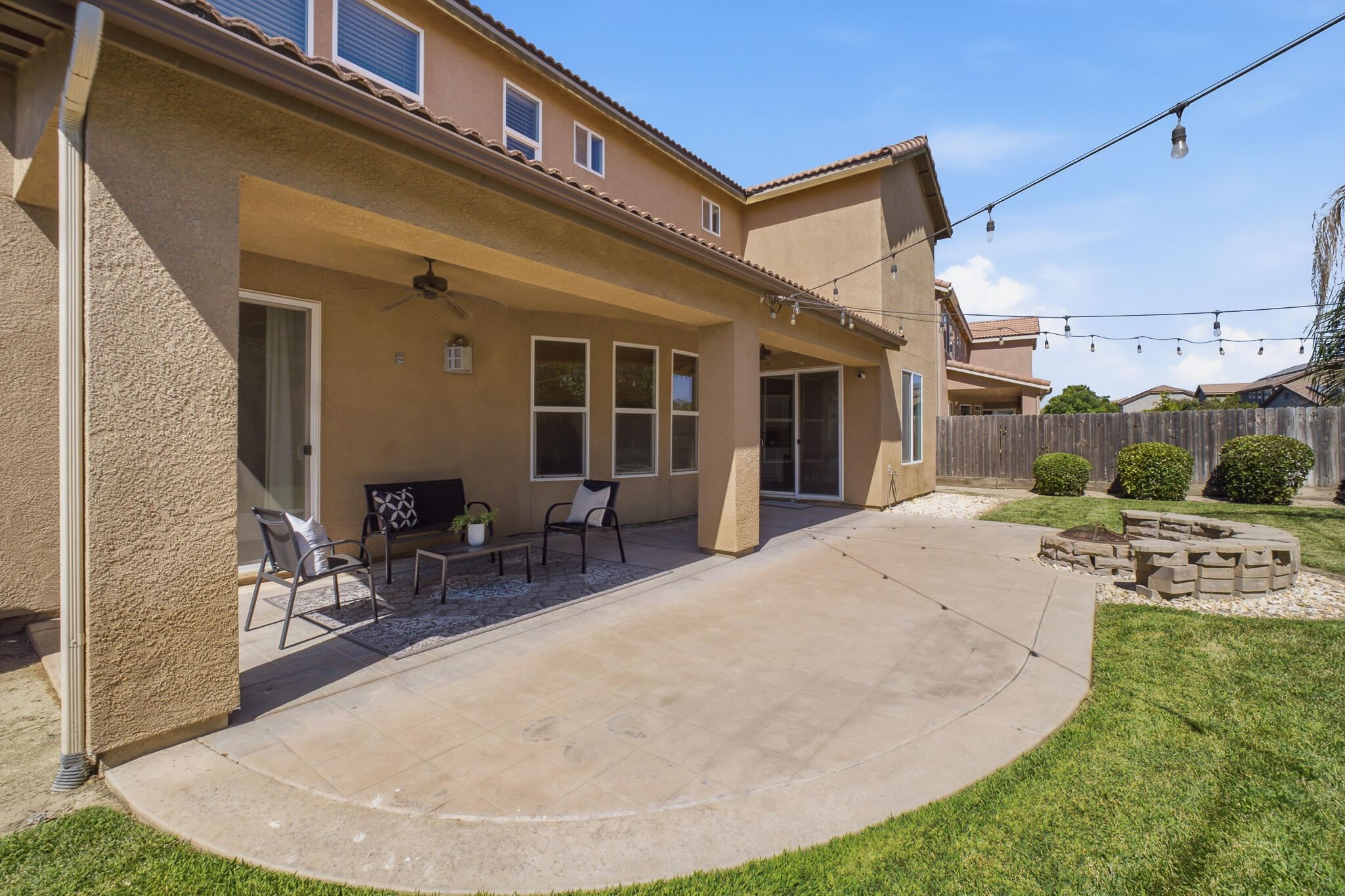 2931 W Cecil Ave, Visalia, CA 93291