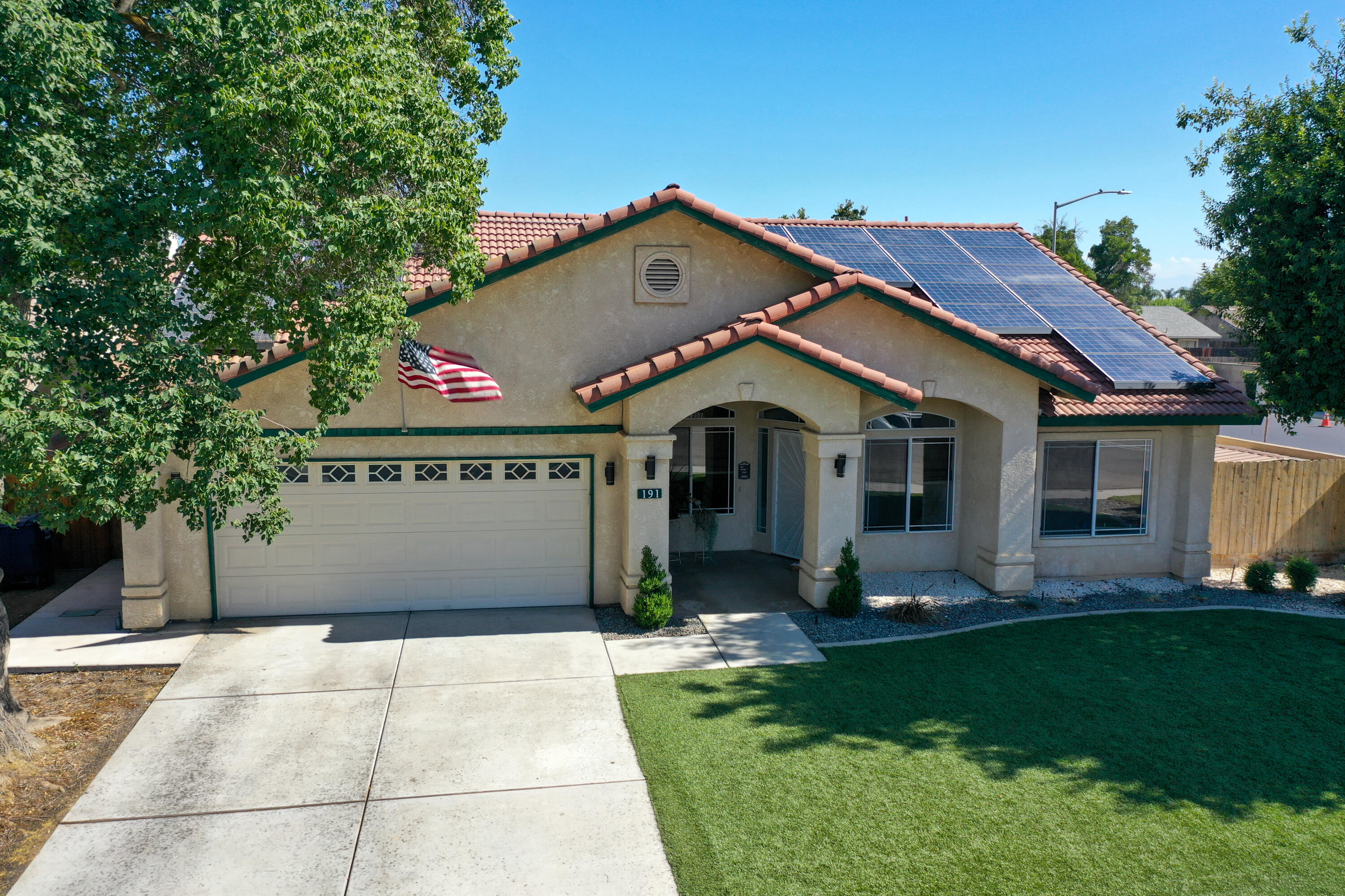 191 Orange St, Kingsburg, CA 93631