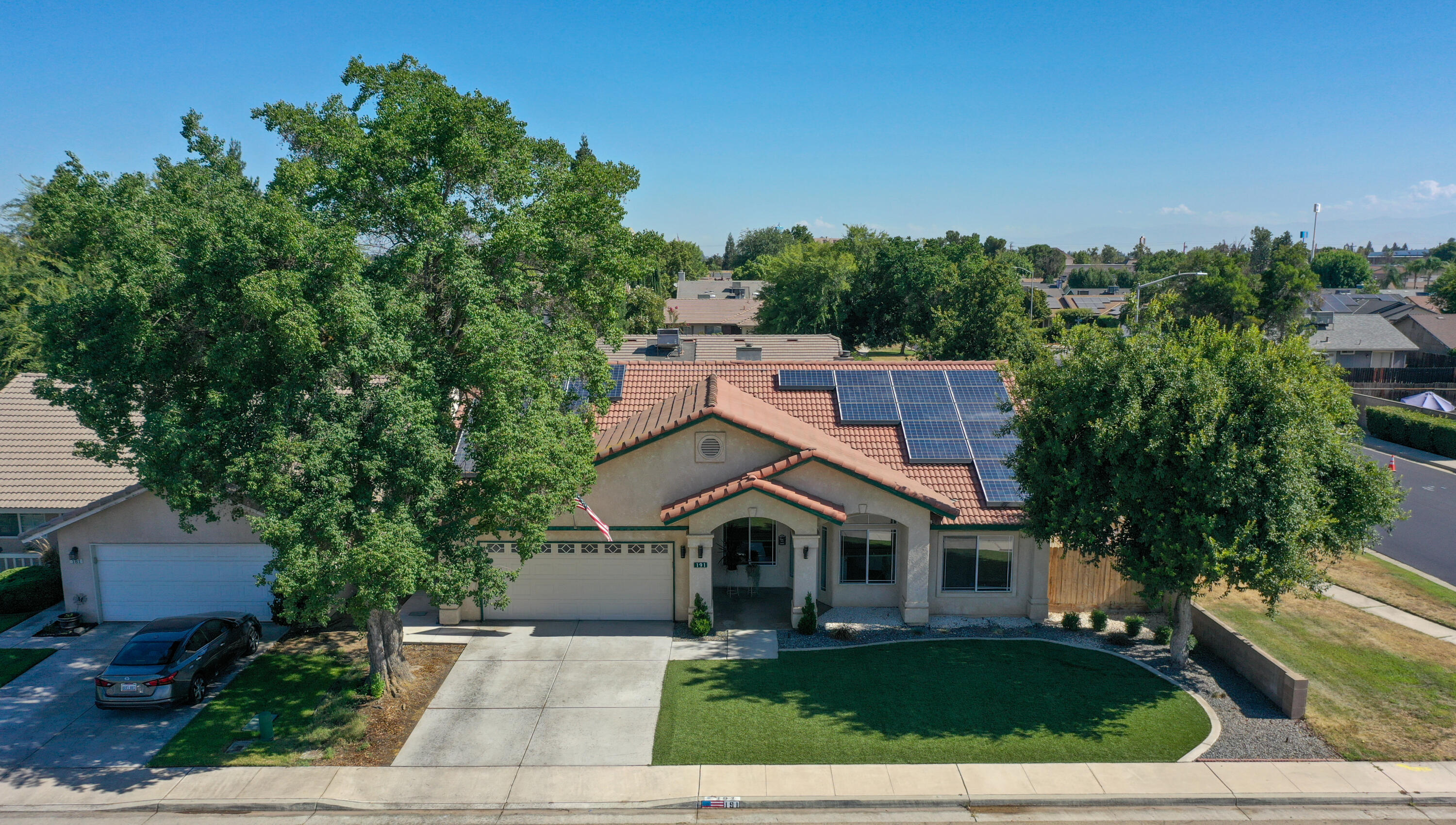 191 Orange St, Kingsburg, CA 93631