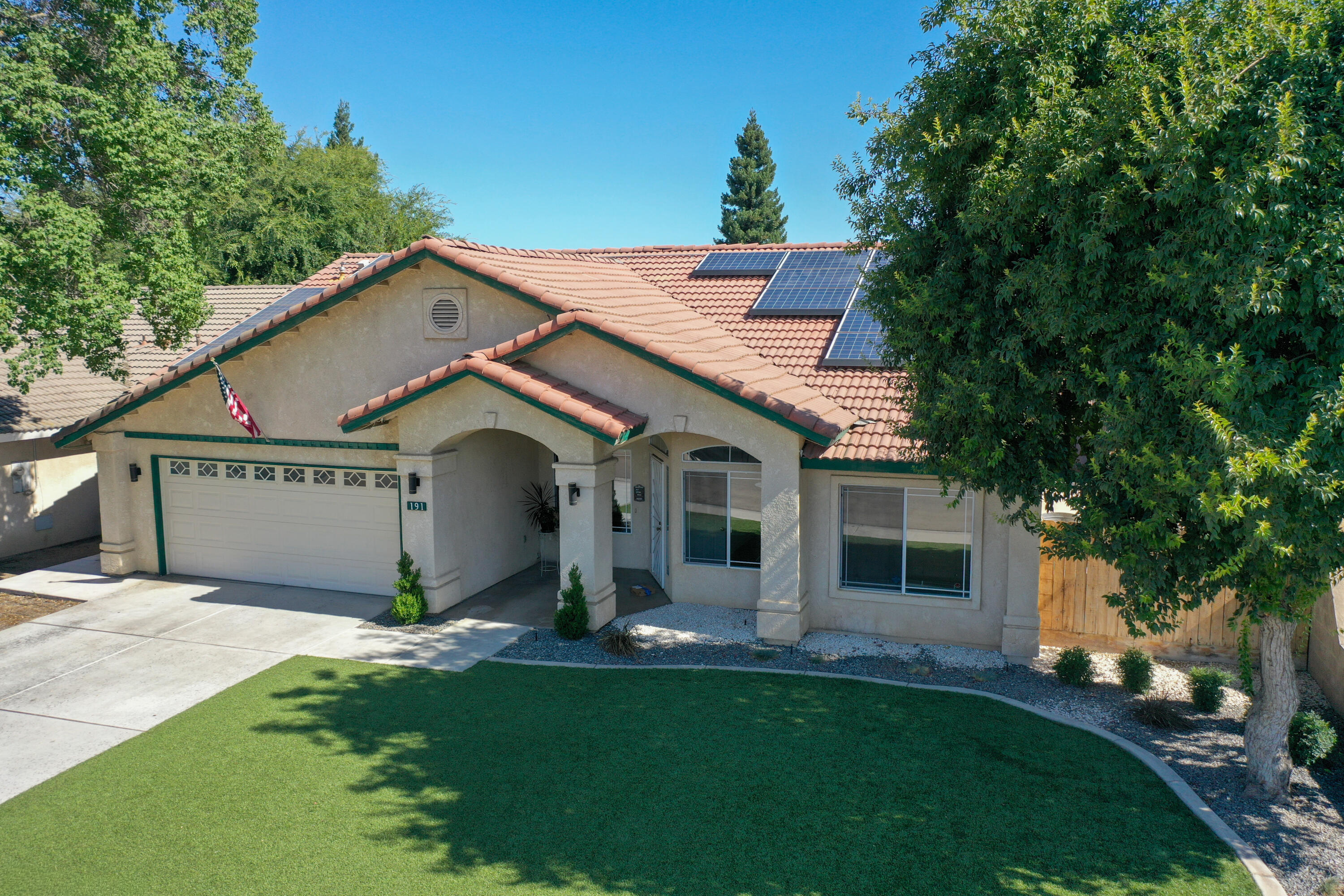 191 Orange St, Kingsburg, CA 93631