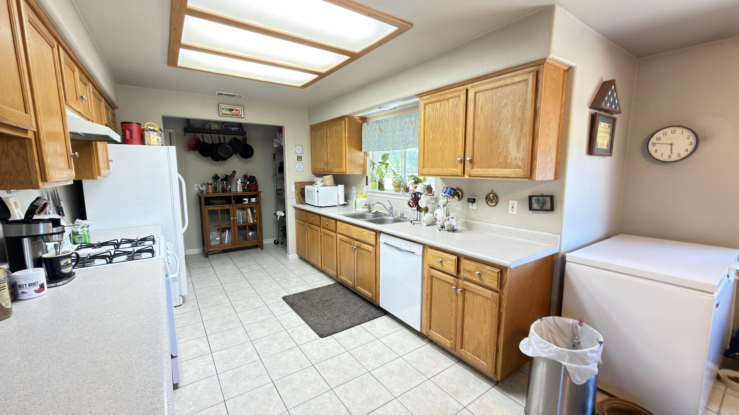 24246 Rd 168, Tulare, CA 93274