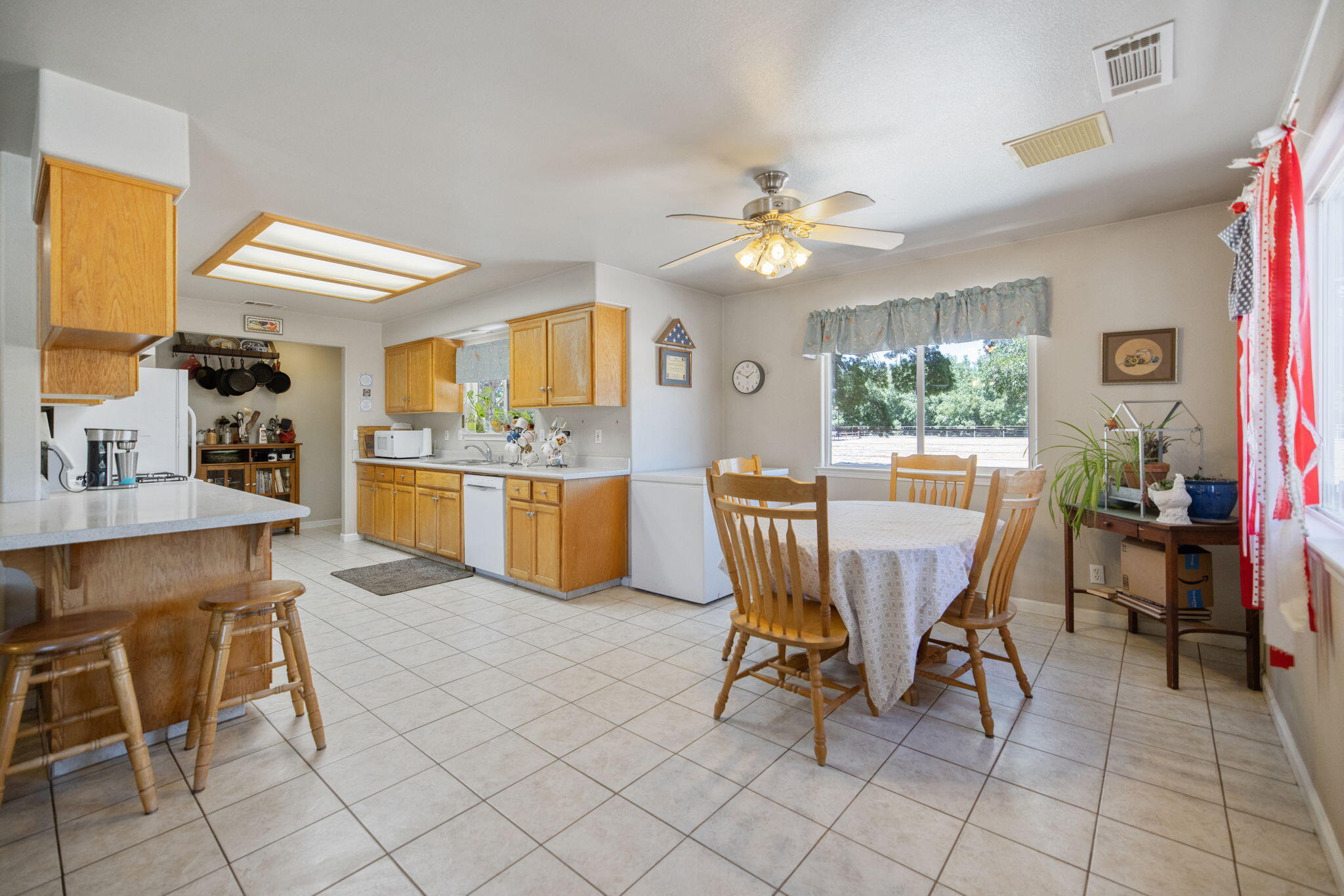 24246 Rd 168, Tulare, CA 93274
