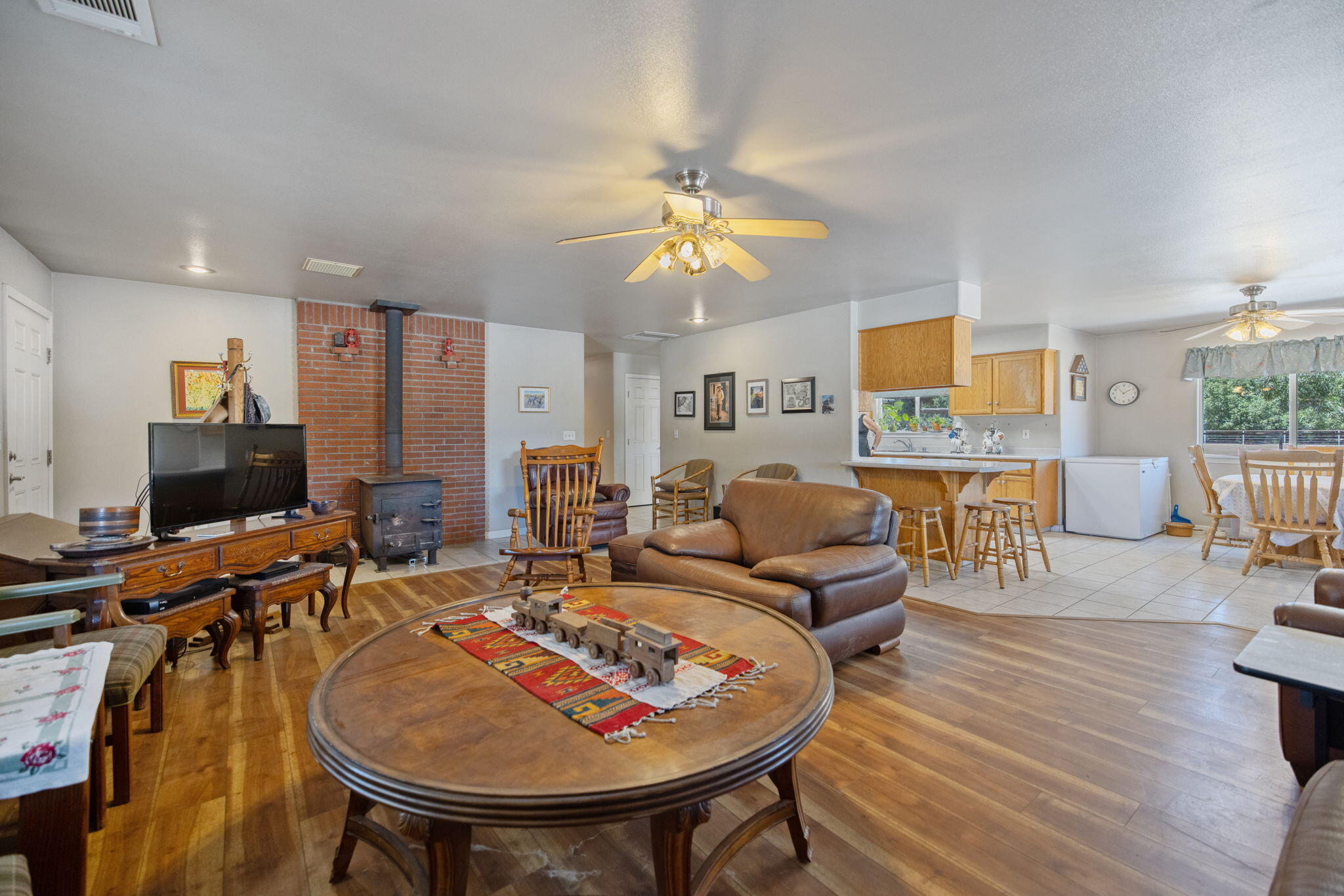 24246 Rd 168, Tulare, CA 93274