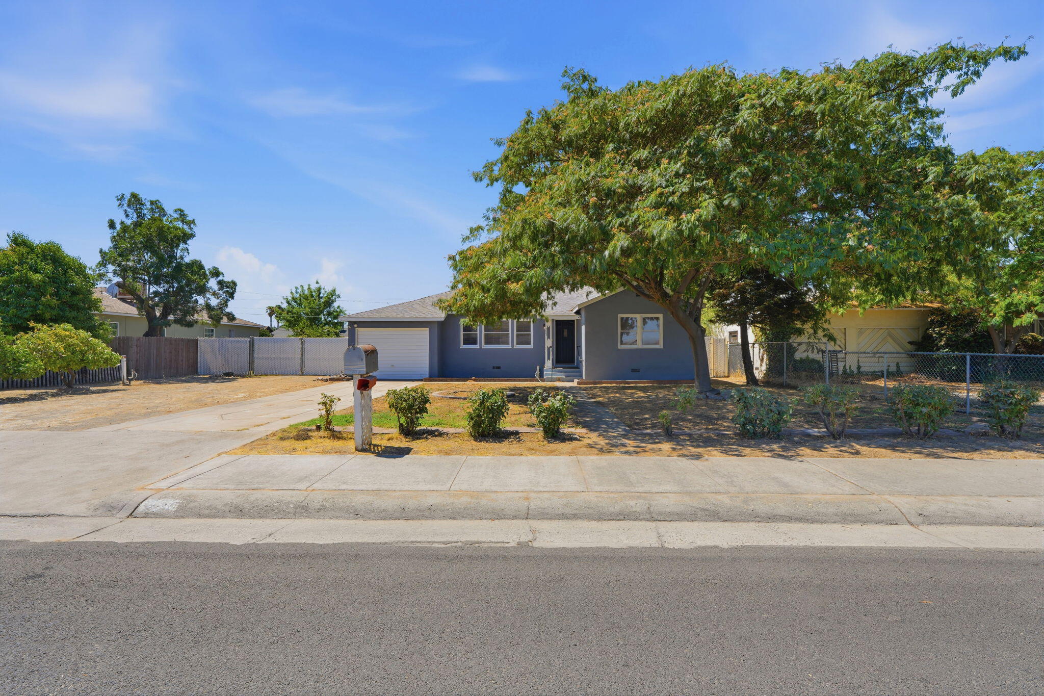 737 W Kanai Ave, Porterville, CA 93257