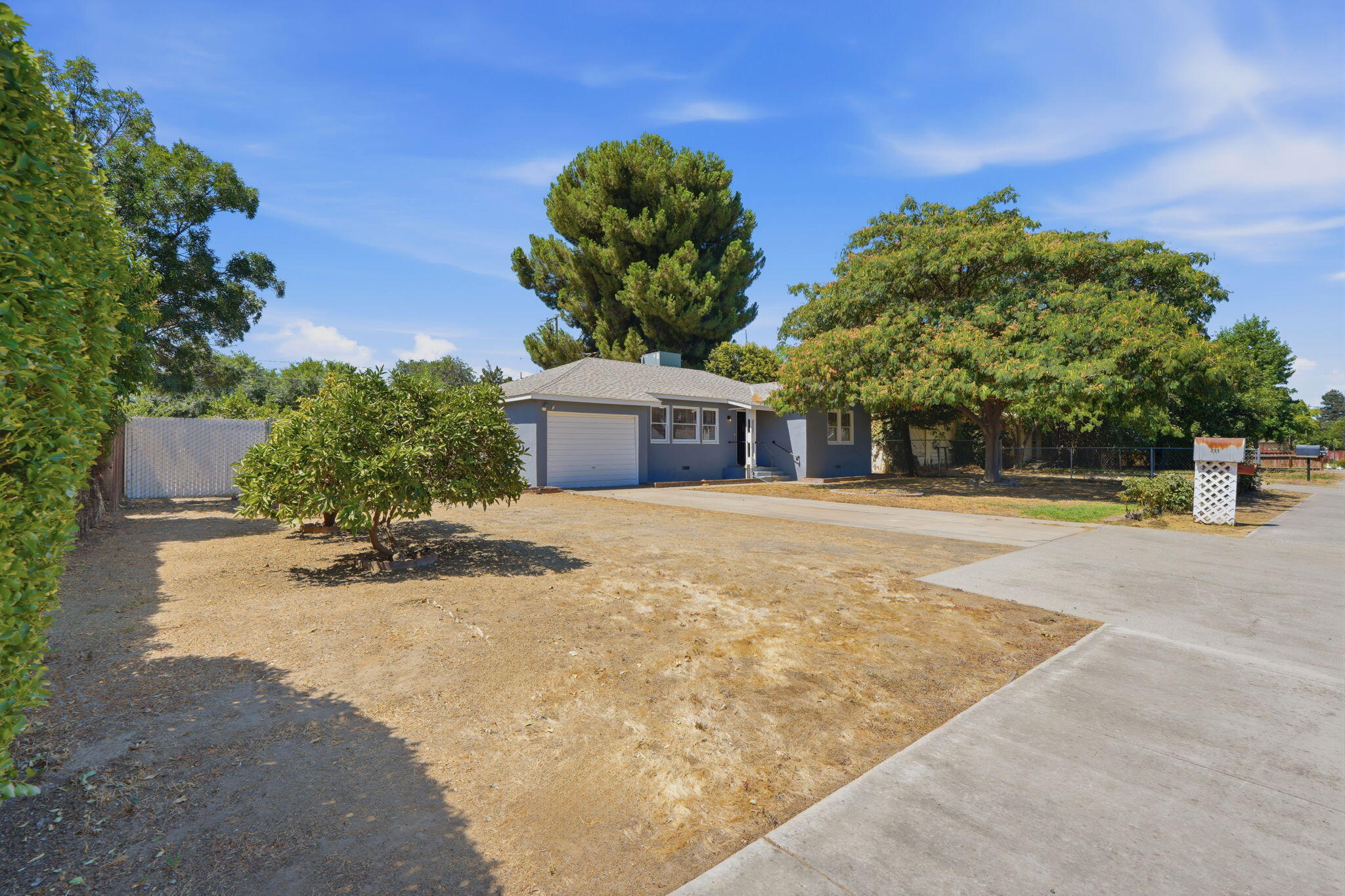 737 W Kanai Ave, Porterville, CA 93257