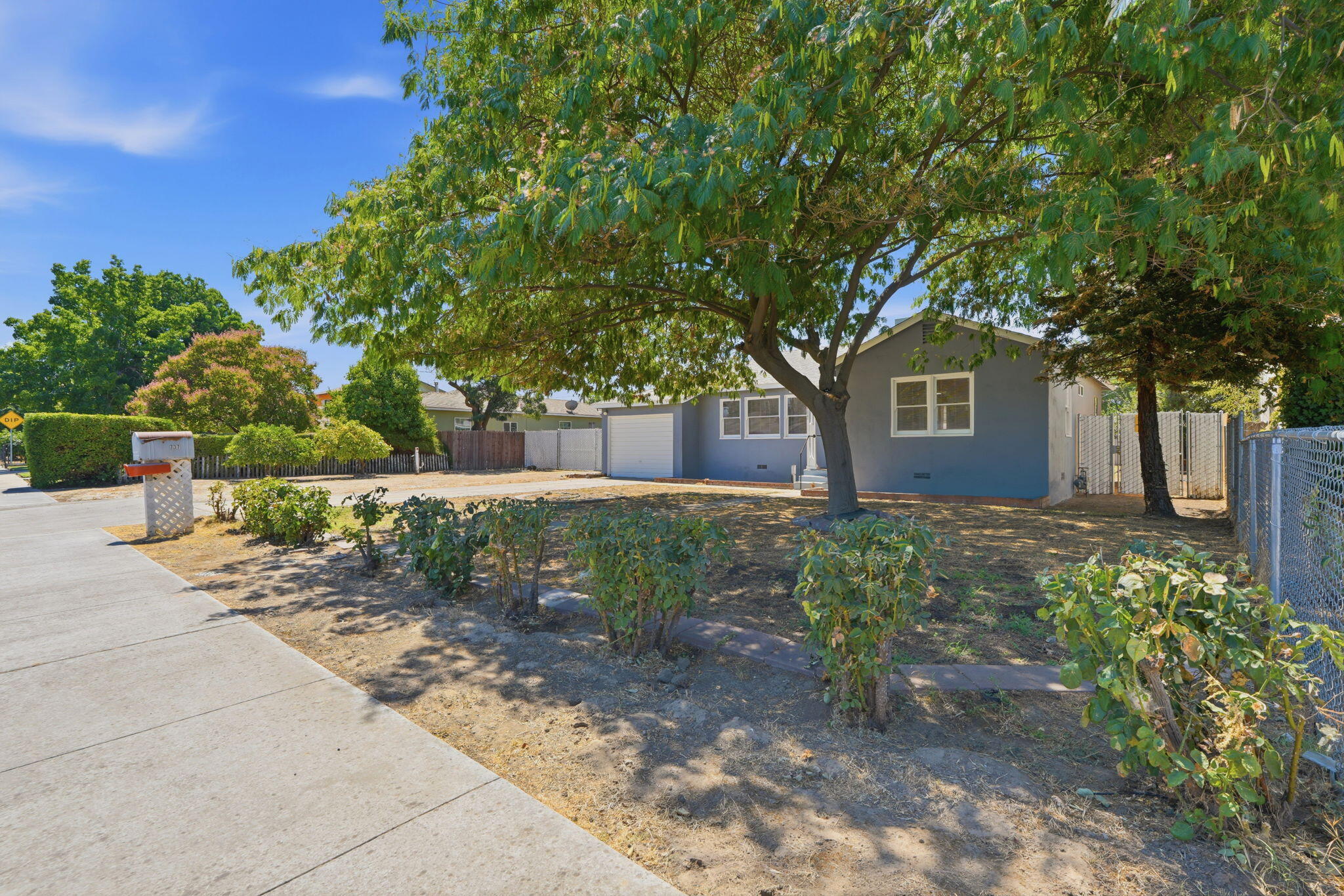 737 W Kanai Ave, Porterville, CA 93257