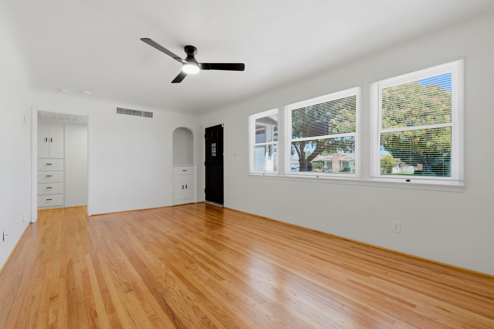 737 W Kanai Ave, Porterville, CA 93257
