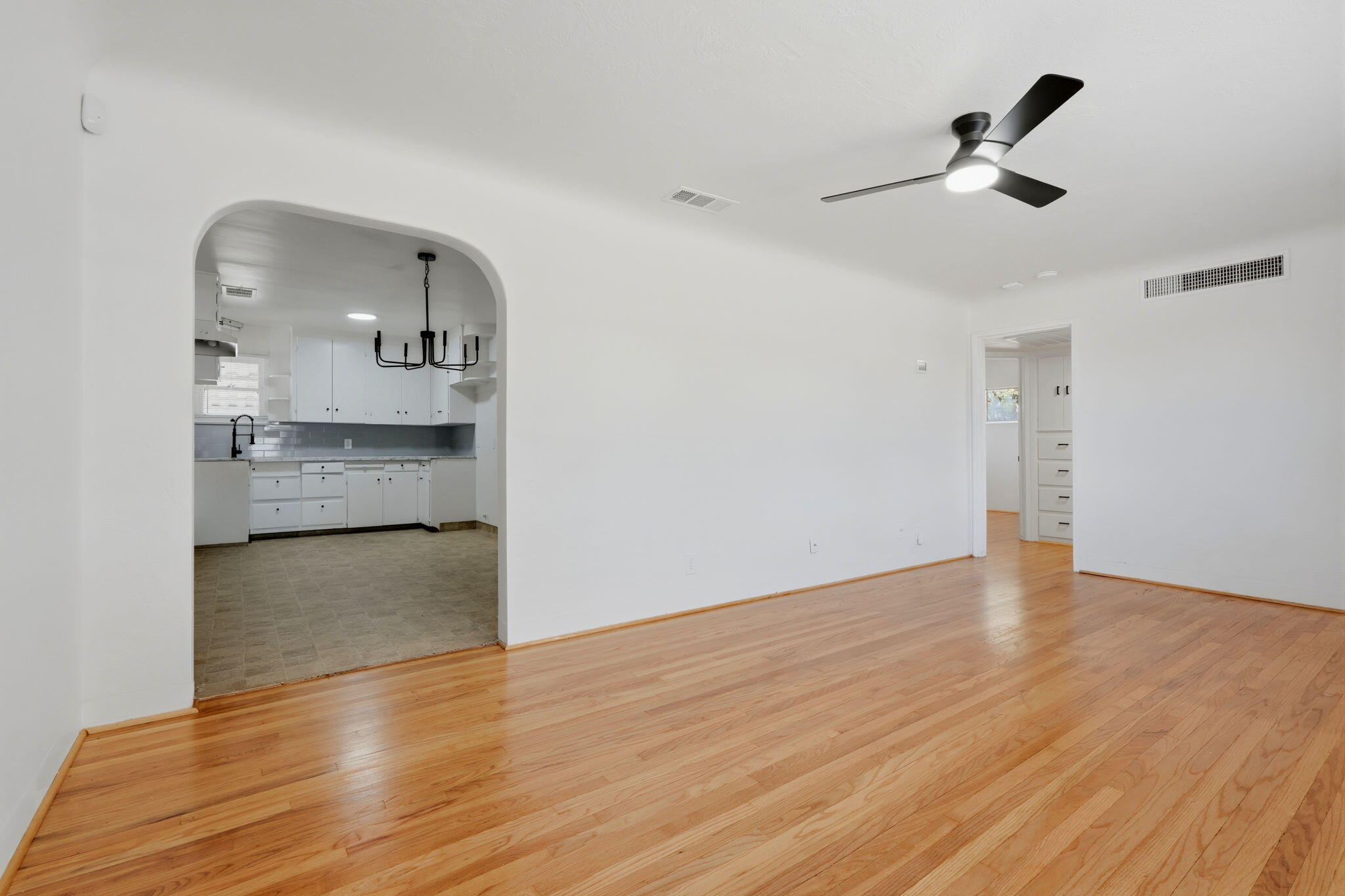 737 W Kanai Ave, Porterville, CA 93257