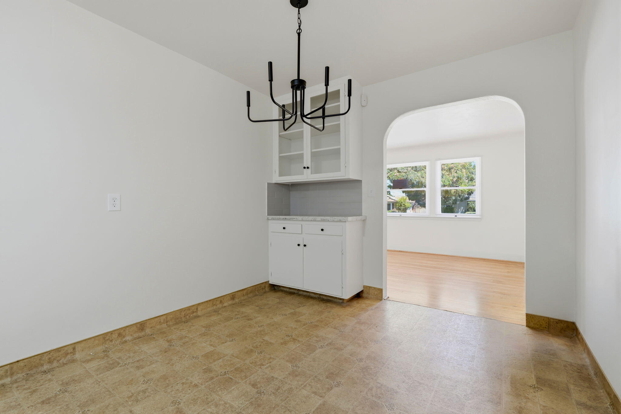 737 W Kanai Ave, Porterville, CA 93257