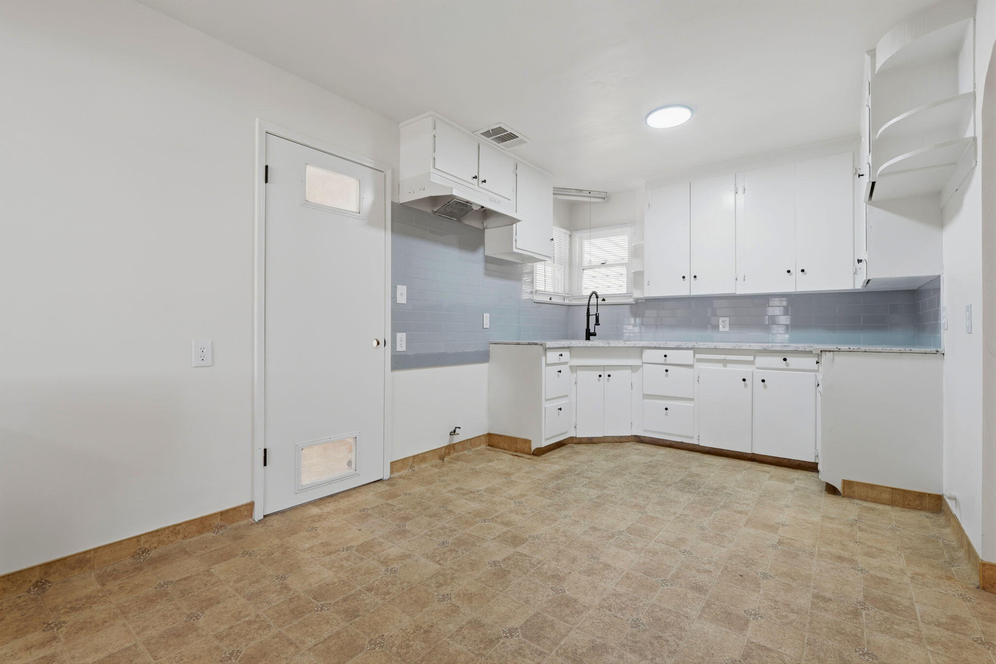 737 W Kanai Ave, Porterville, CA 93257