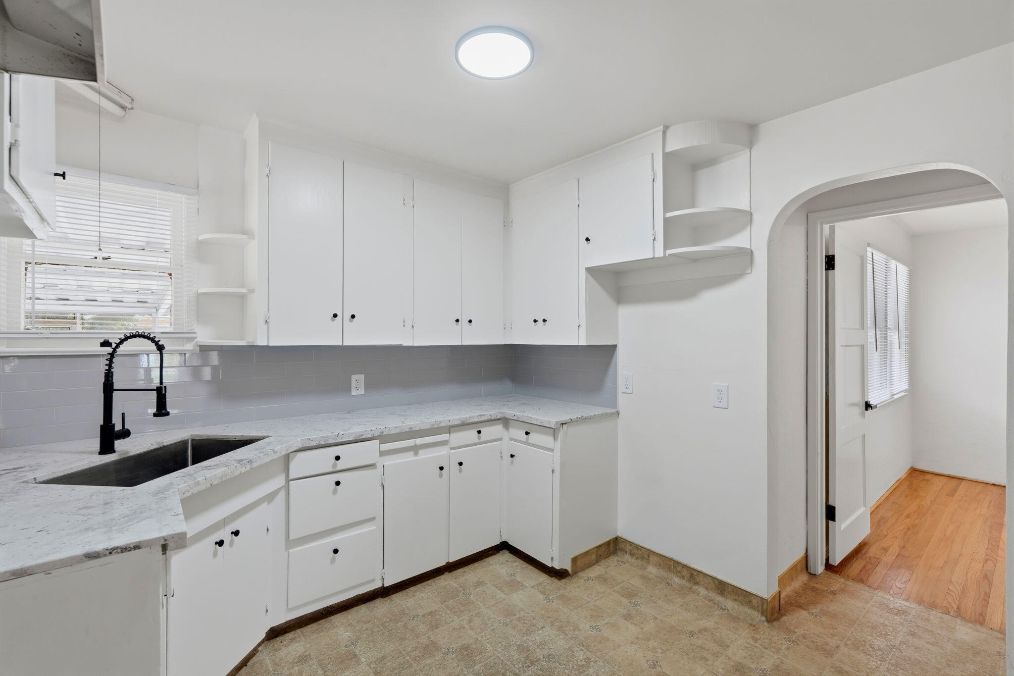 737 W Kanai Ave, Porterville, CA 93257