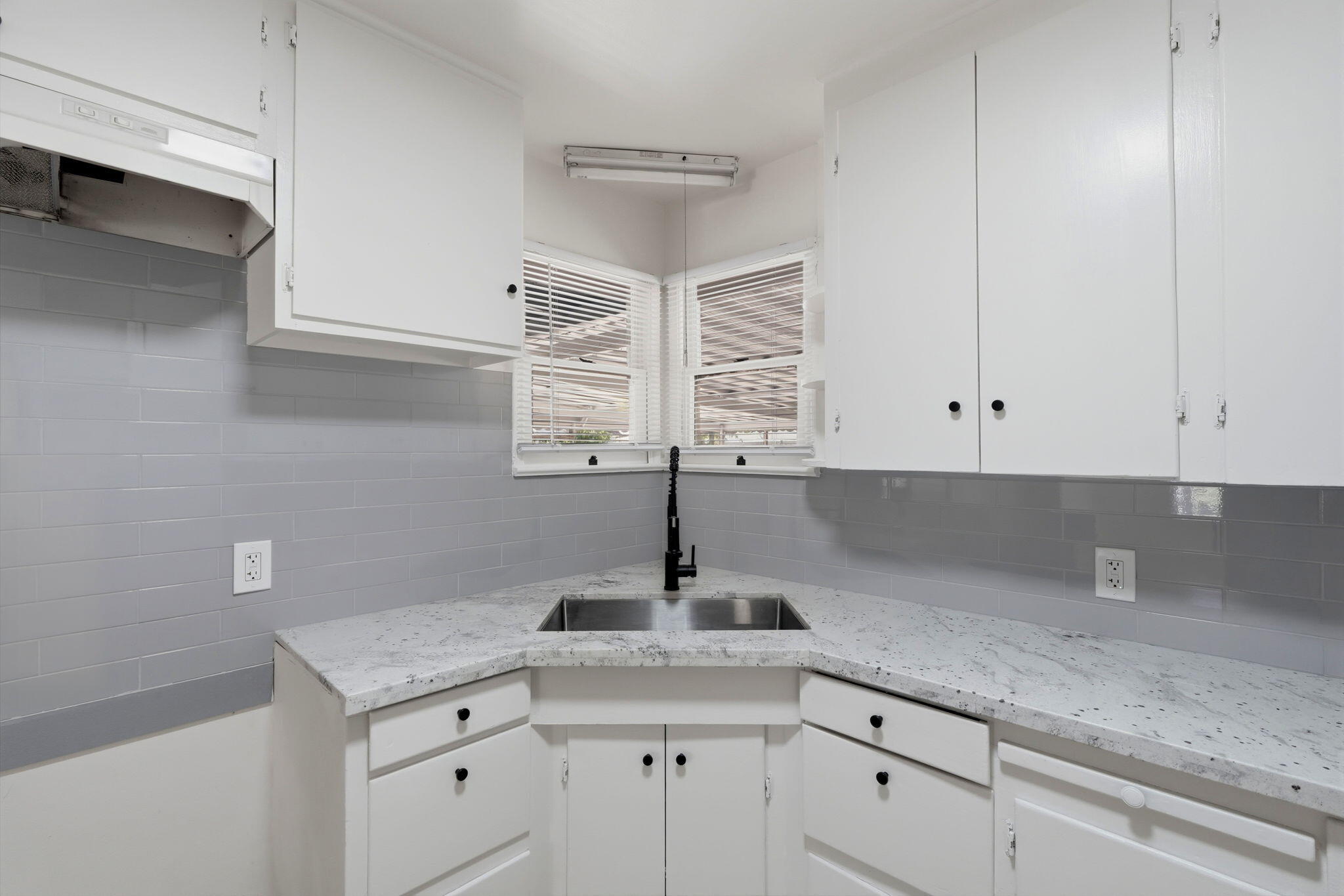737 W Kanai Ave, Porterville, CA 93257