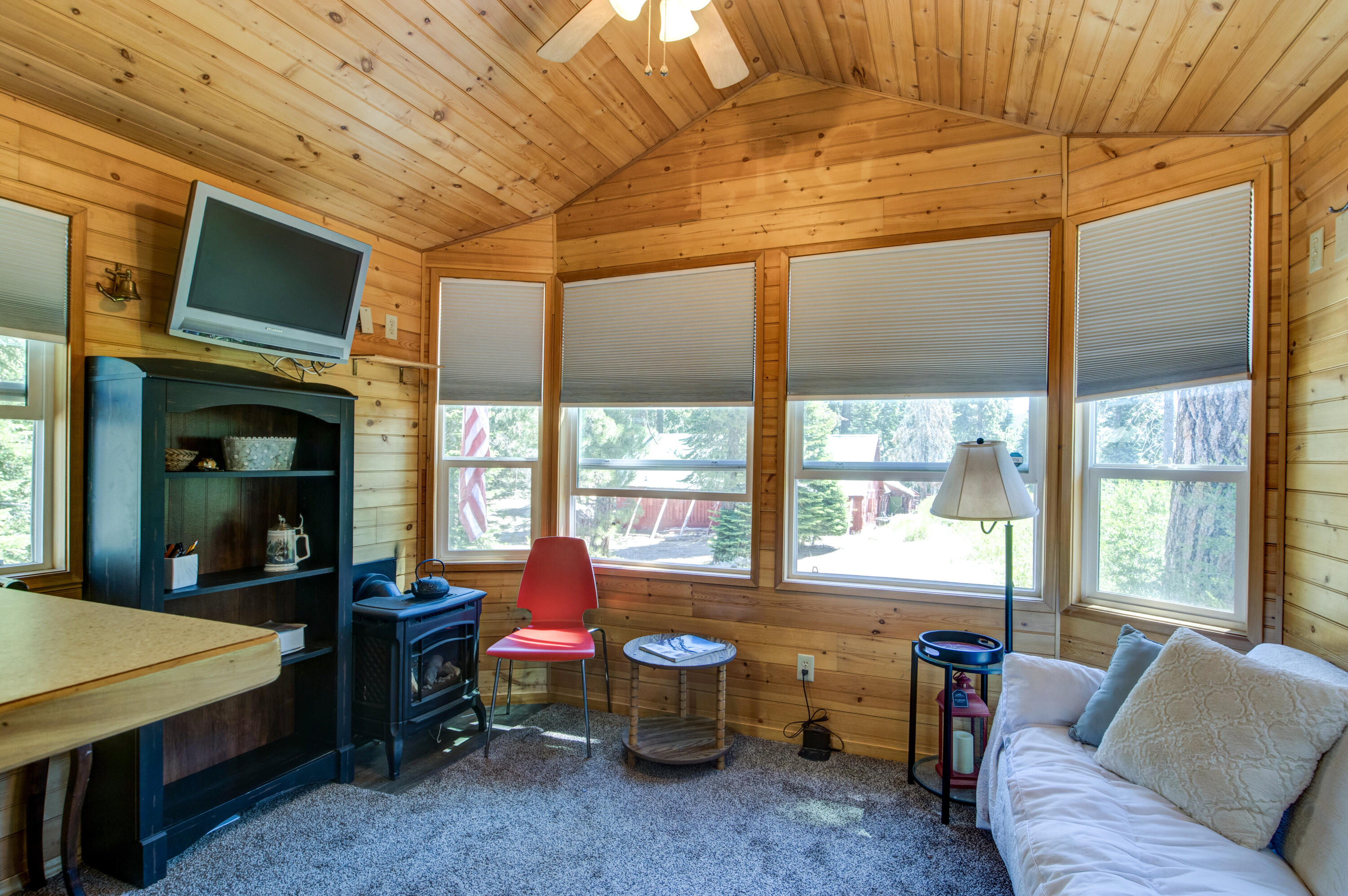 61011 Cedar Crest Ln, Lakeshore, CA 93634