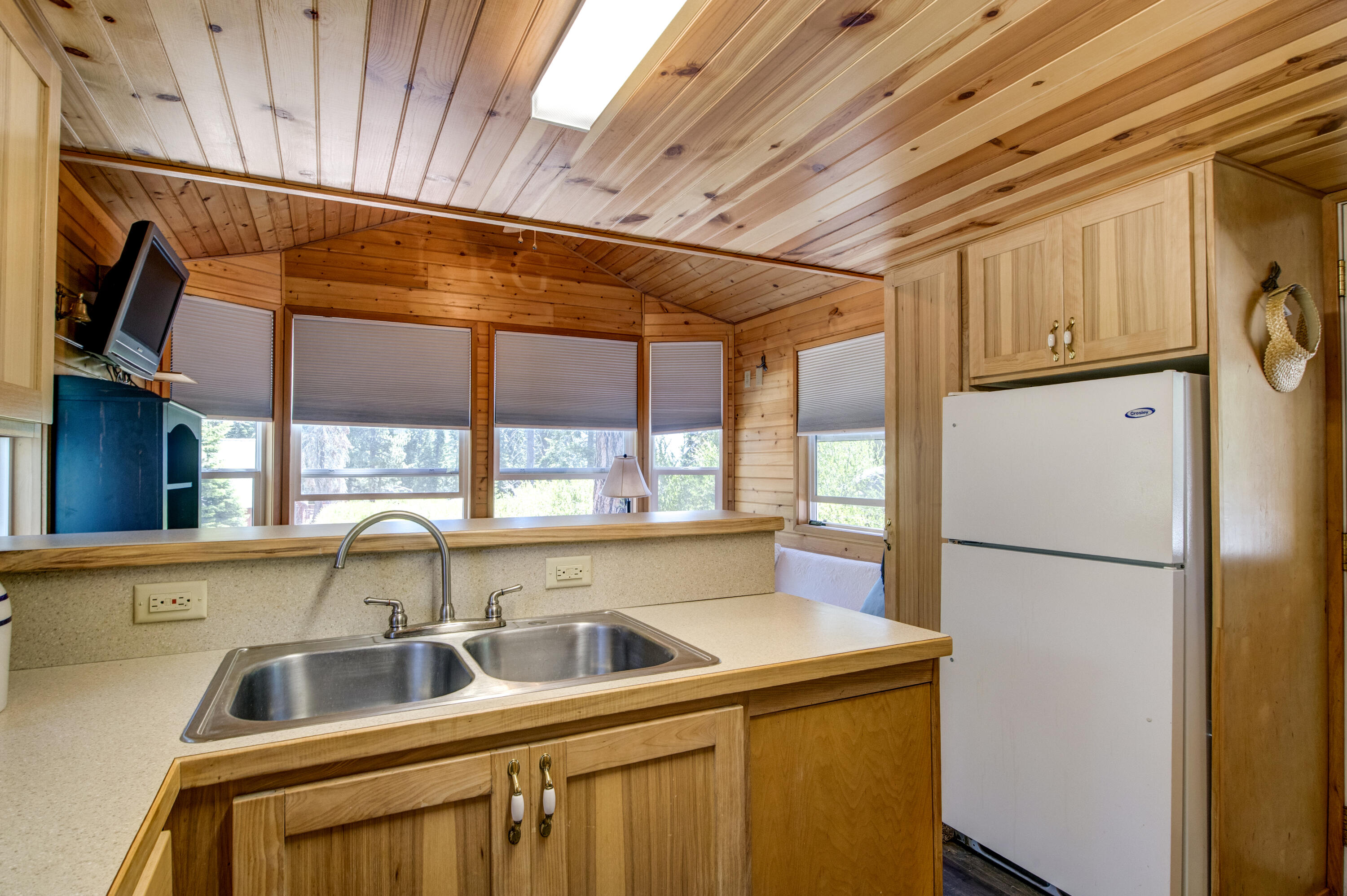 61011 Cedar Crest Ln, Lakeshore, CA 93634