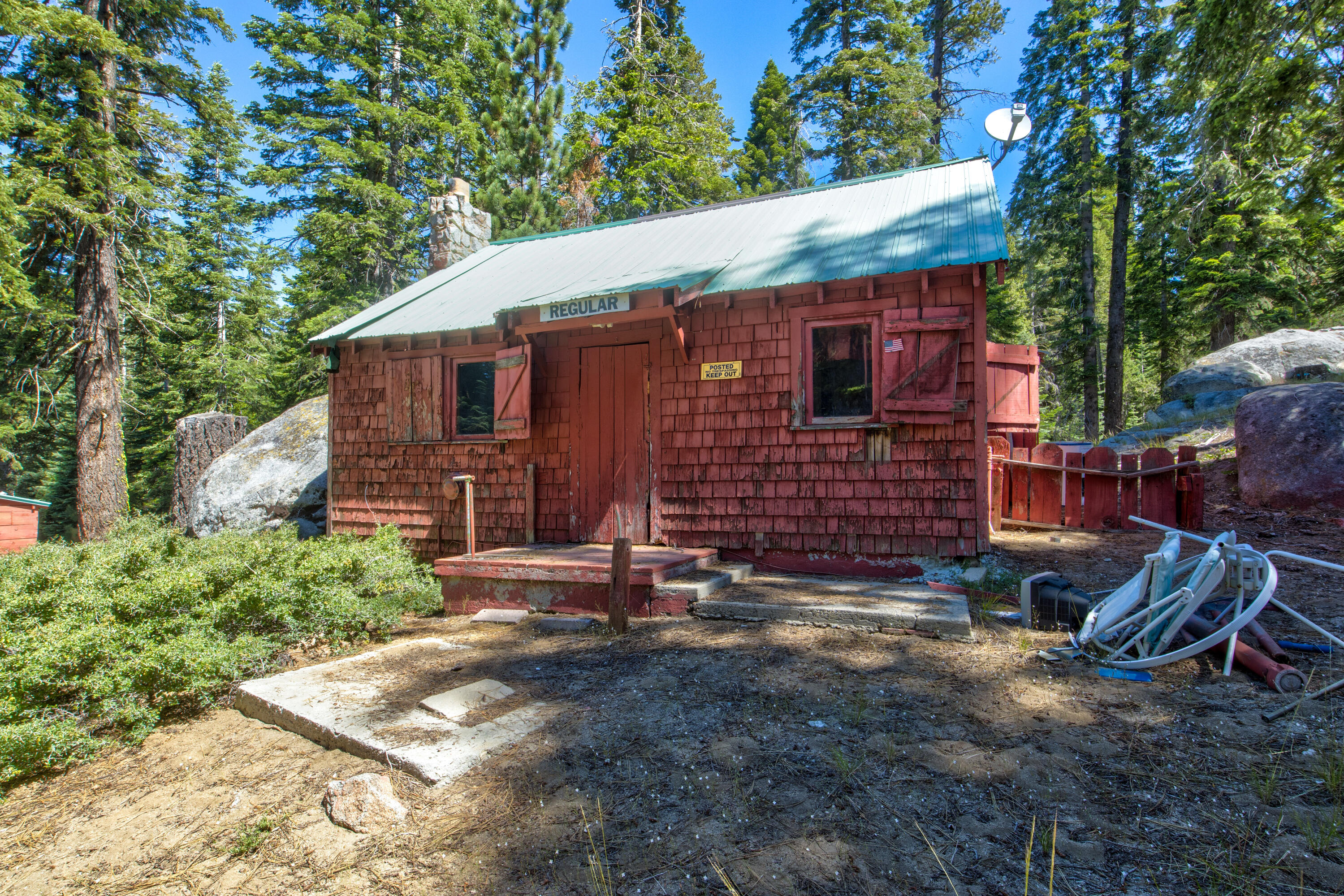 61011 Cedar Crest Ln, Lakeshore, CA 93634