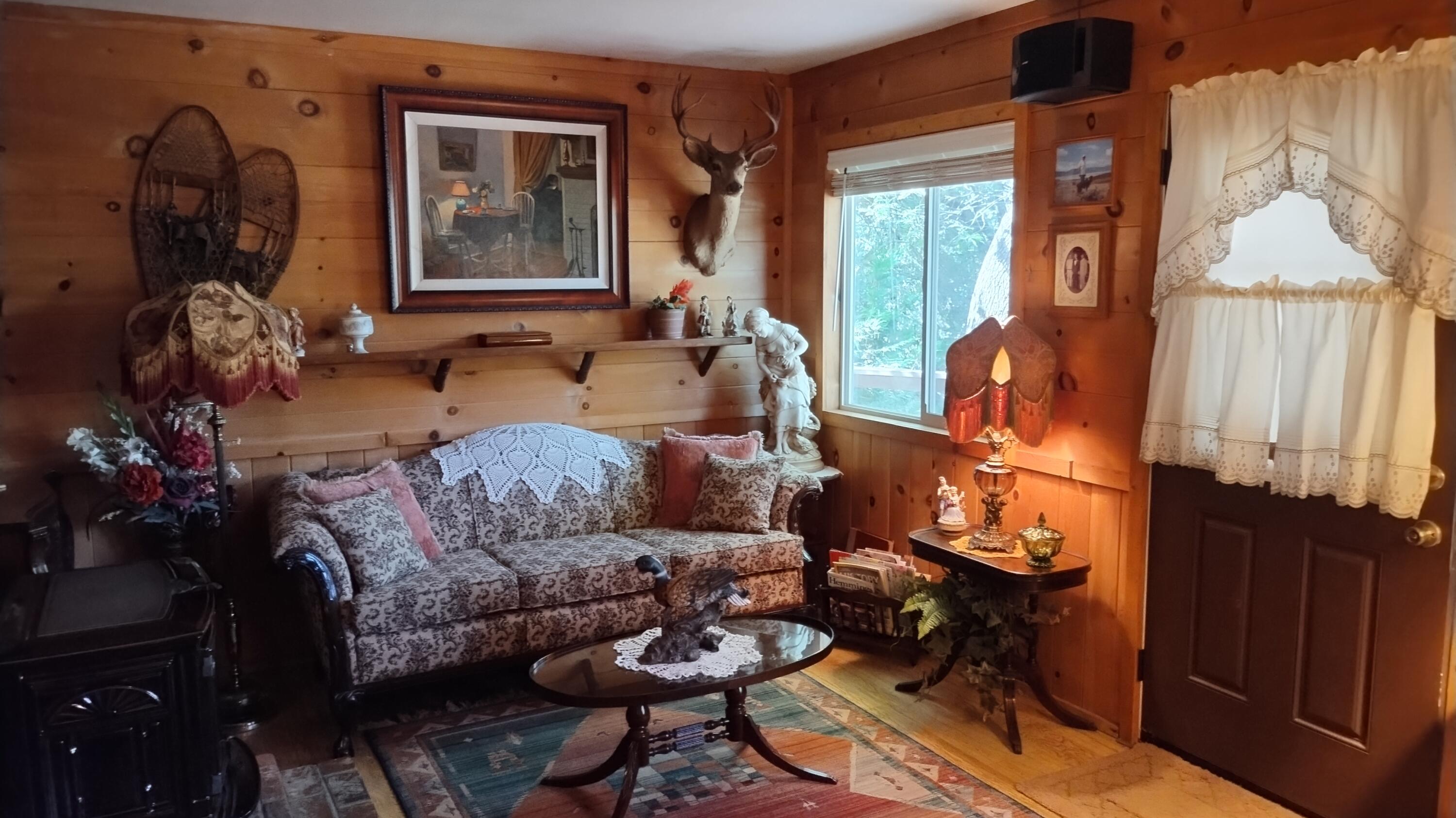 1271 Wy Ct, Camp Nelson, CA 93265
