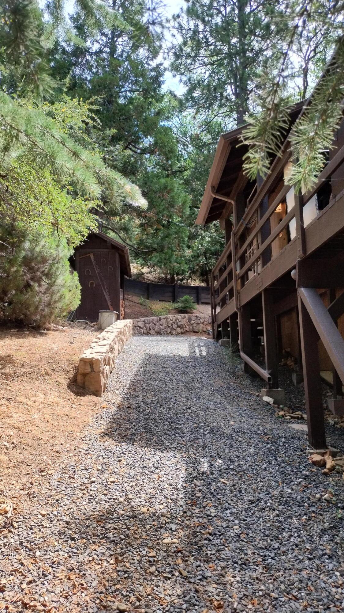 1271 Wy Ct, Camp Nelson, CA 93265