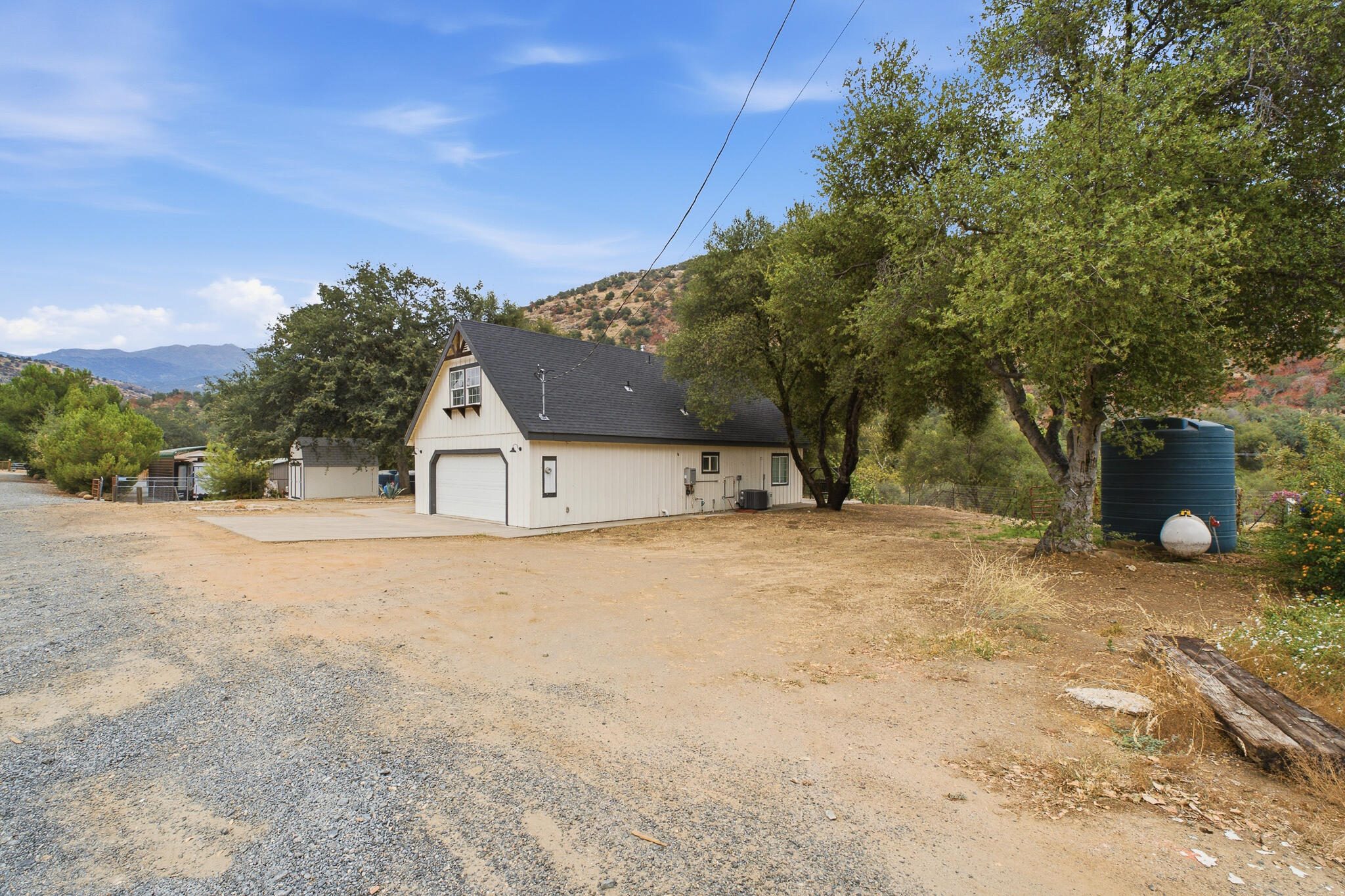 38129 Balch Park Rd, Springville, CA 93265