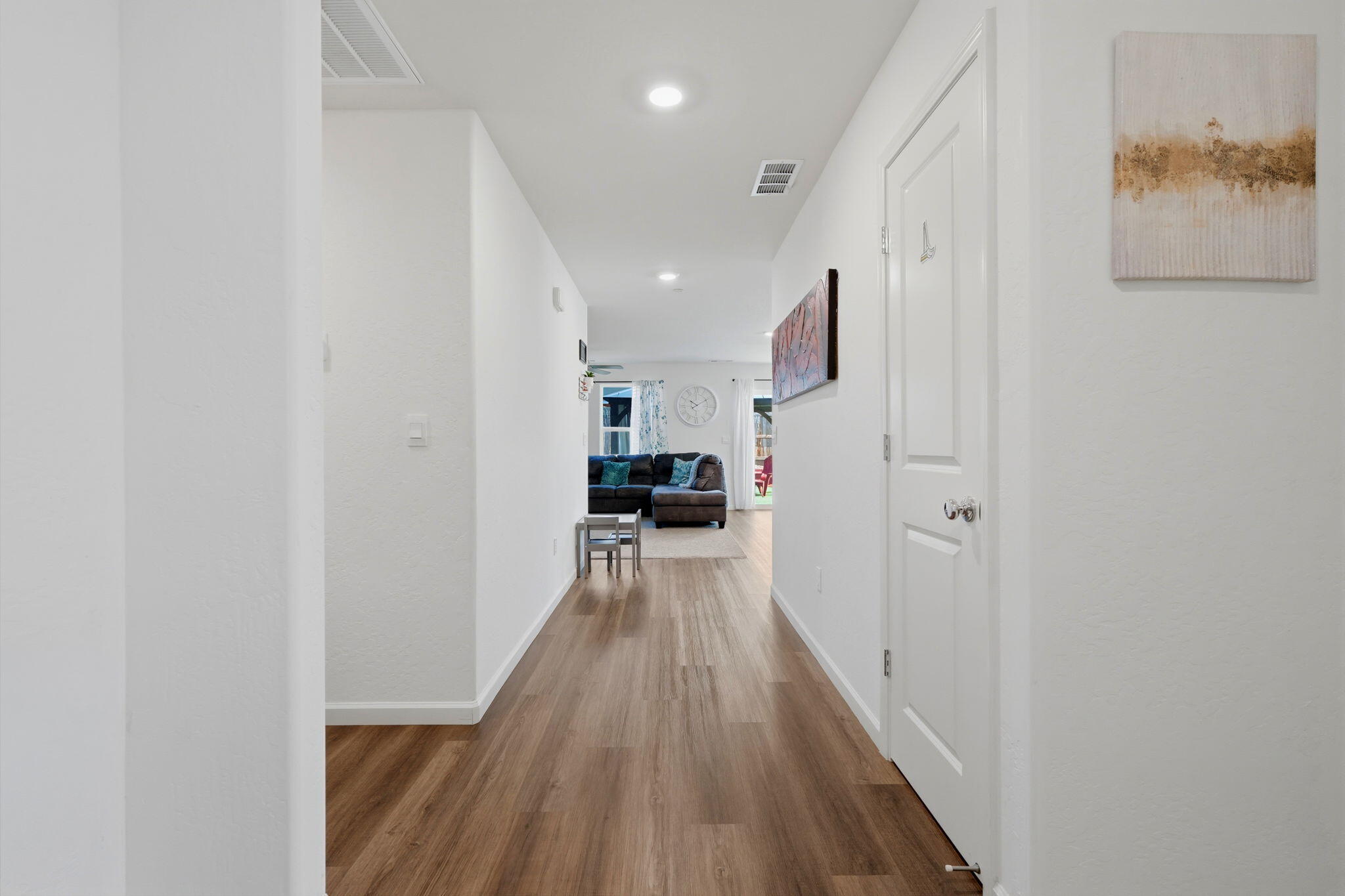 562 W Greenwood Ave, Woodlake, CA 93286