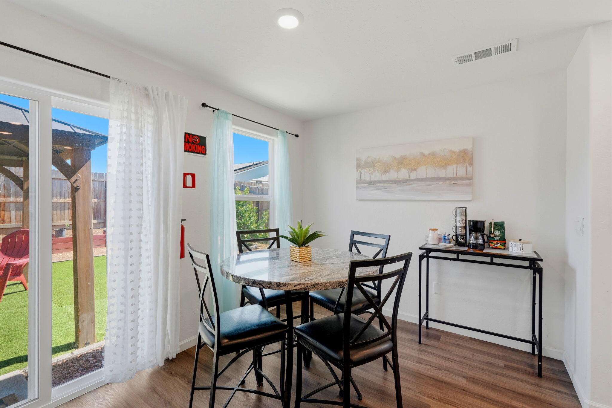 562 W Greenwood Ave, Woodlake, CA 93286