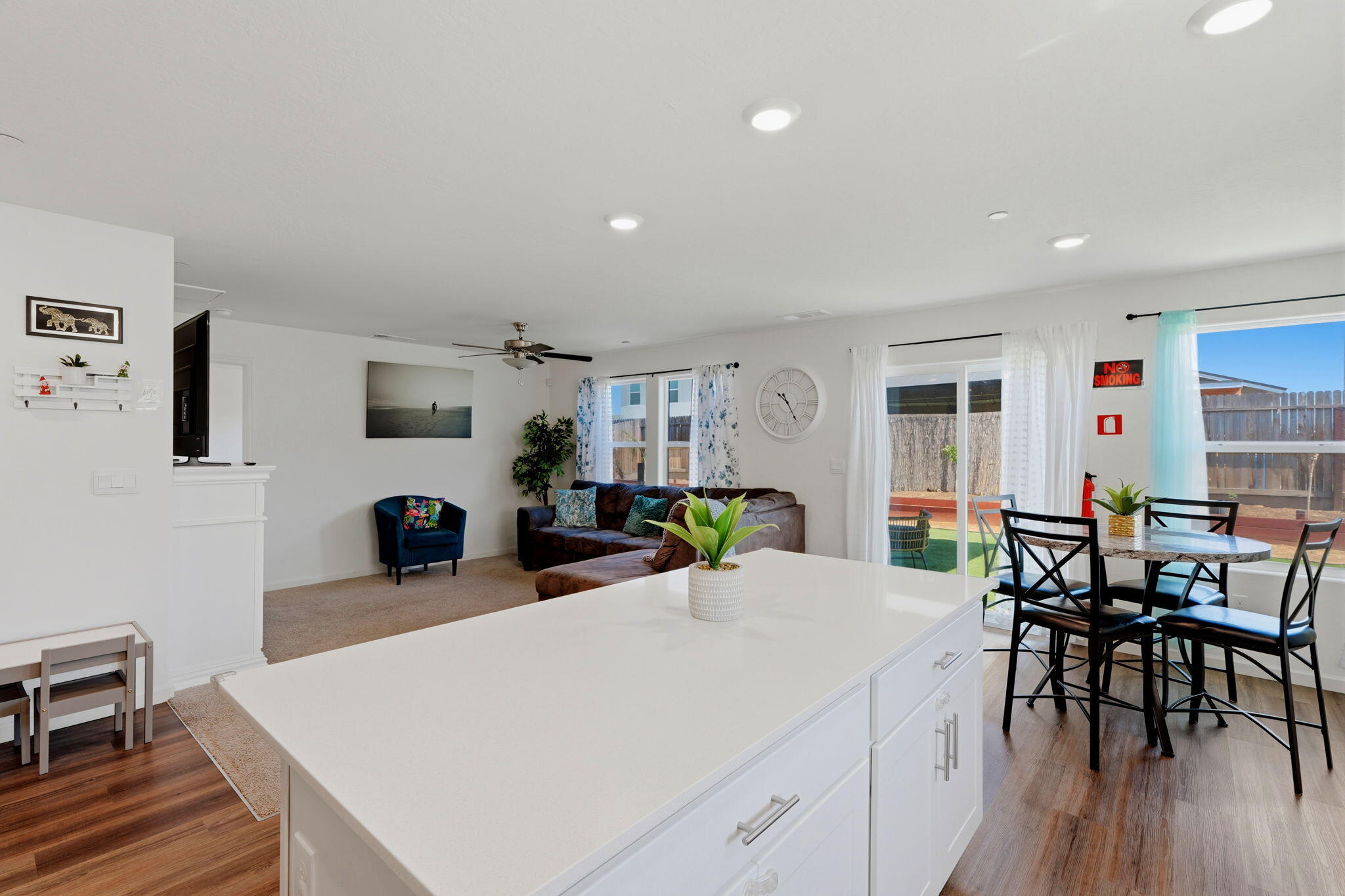 562 W Greenwood Ave, Woodlake, CA 93286