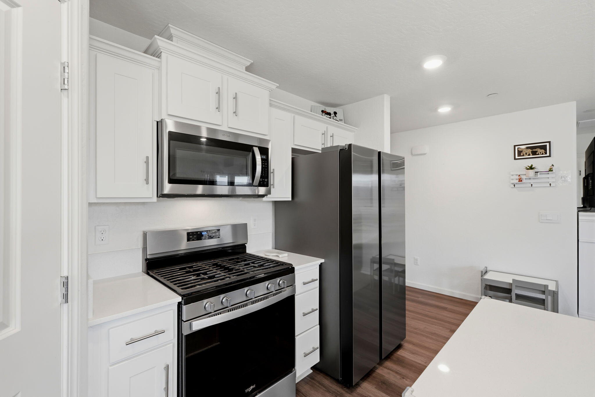562 W Greenwood Ave, Woodlake, CA 93286
