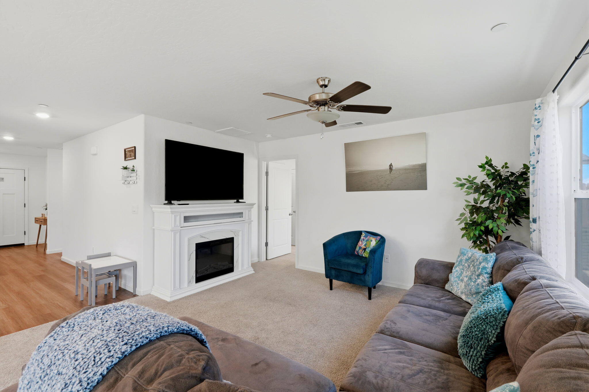 562 W Greenwood Ave, Woodlake, CA 93286