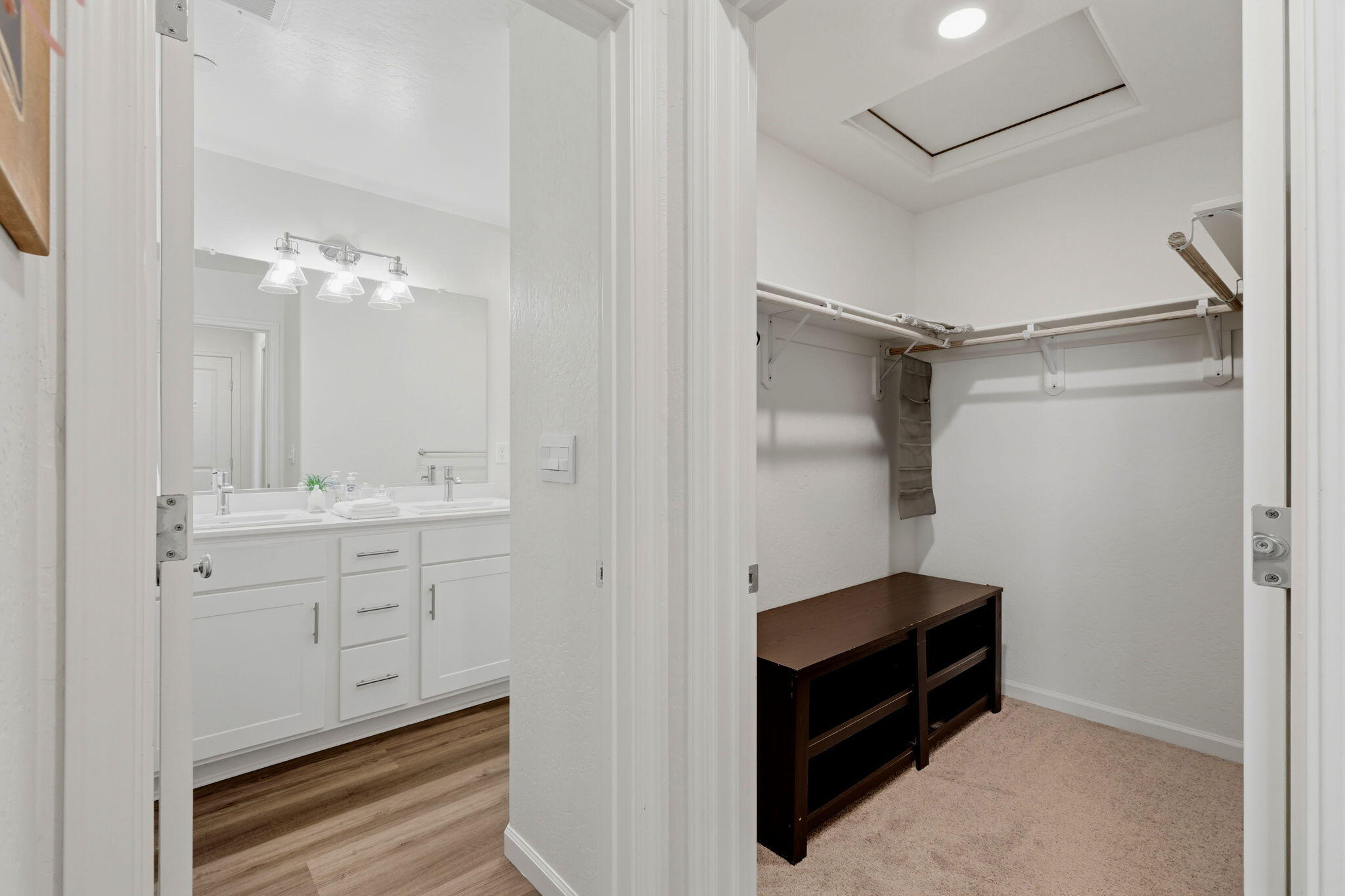 562 W Greenwood Ave, Woodlake, CA 93286