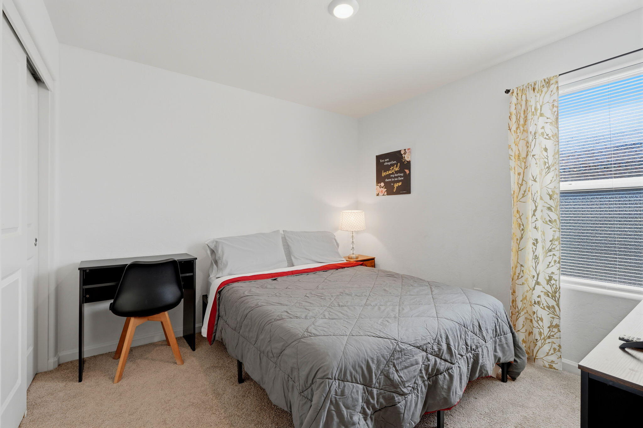 562 W Greenwood Ave, Woodlake, CA 93286