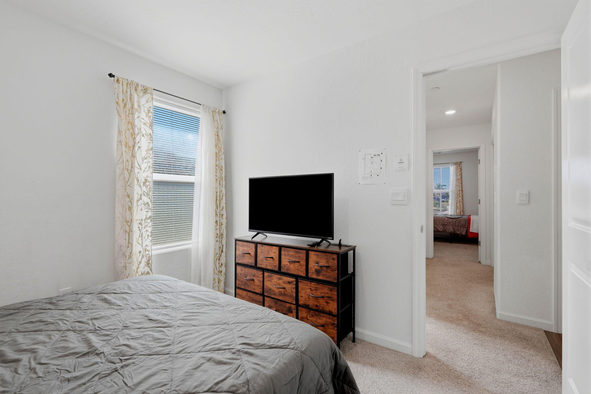 562 W Greenwood Ave, Woodlake, CA 93286