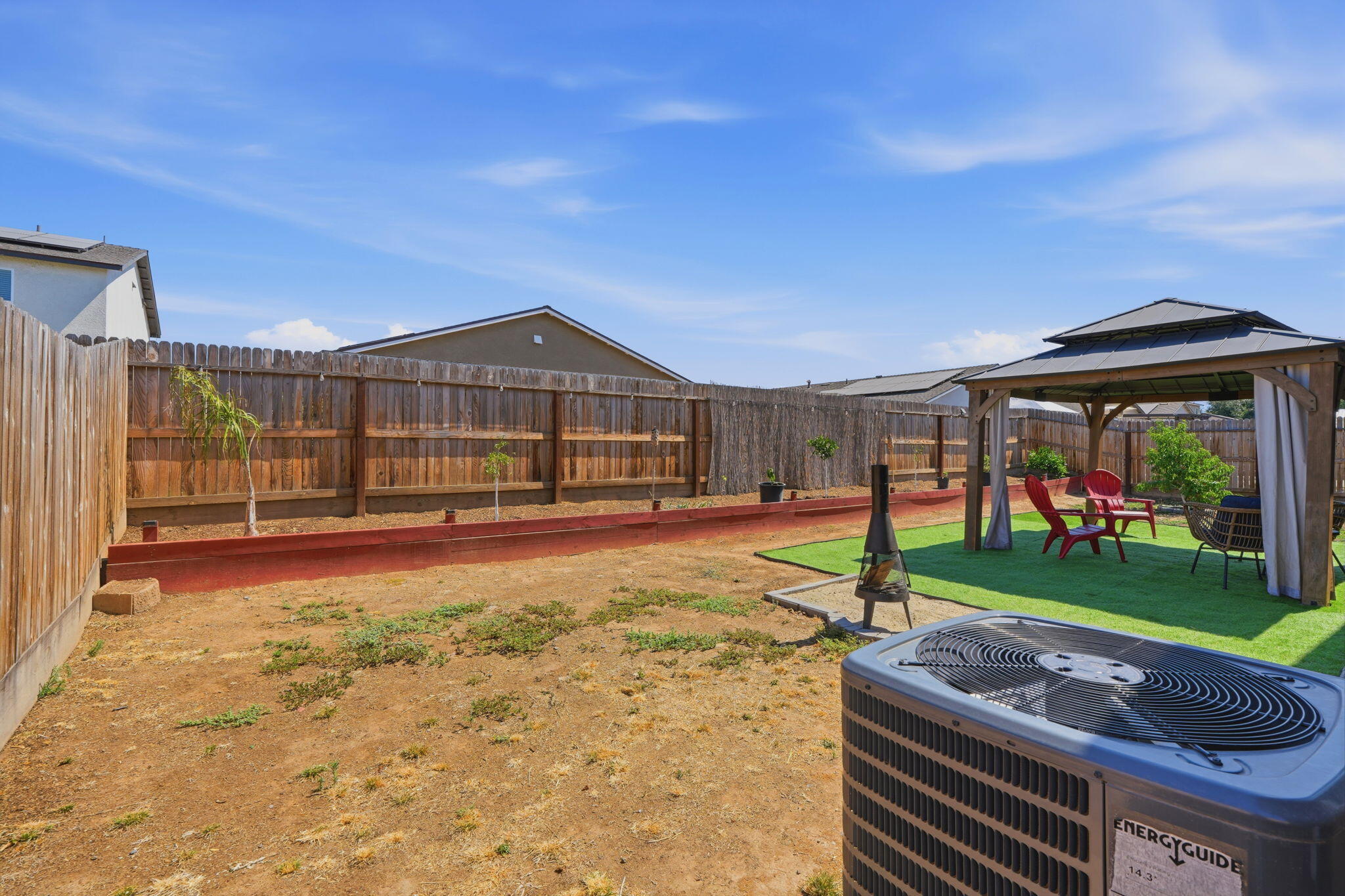 562 W Greenwood Ave, Woodlake, CA 93286