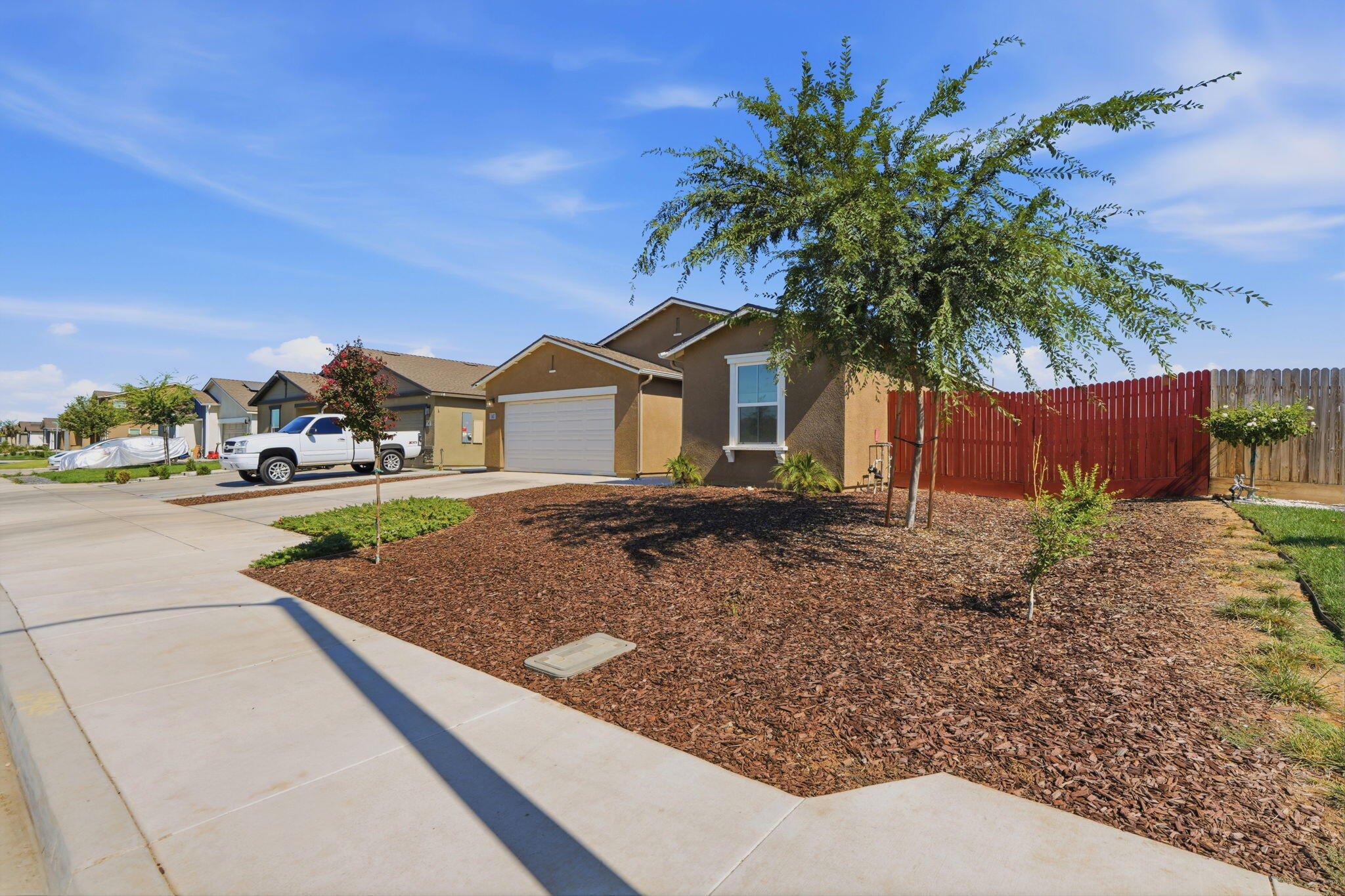 562 W Greenwood Ave, Woodlake, CA 93286