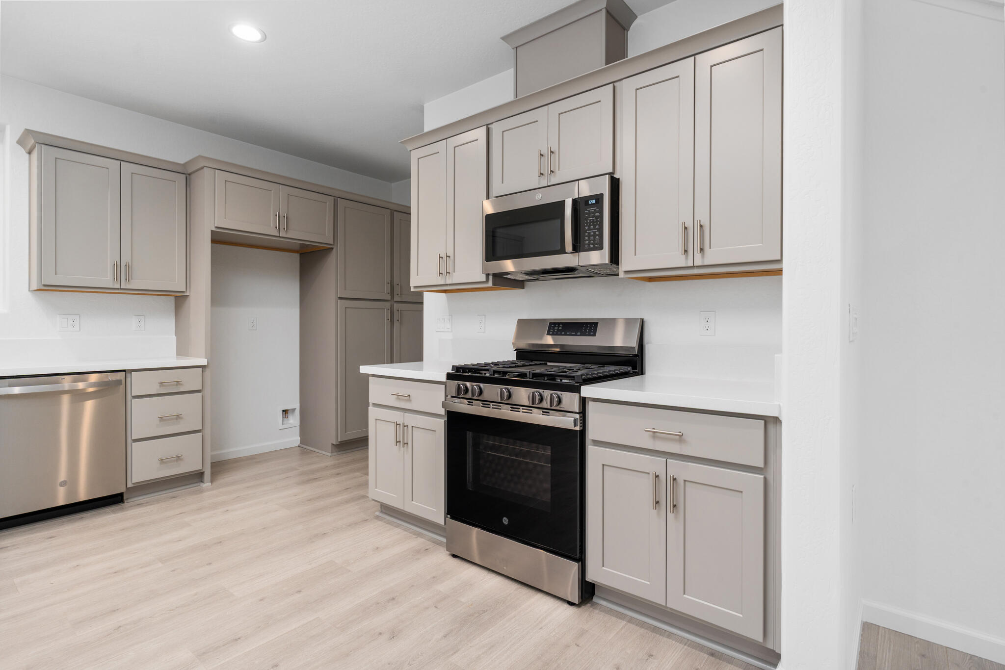 1425 W Payson Ave, Visalia, CA 93291