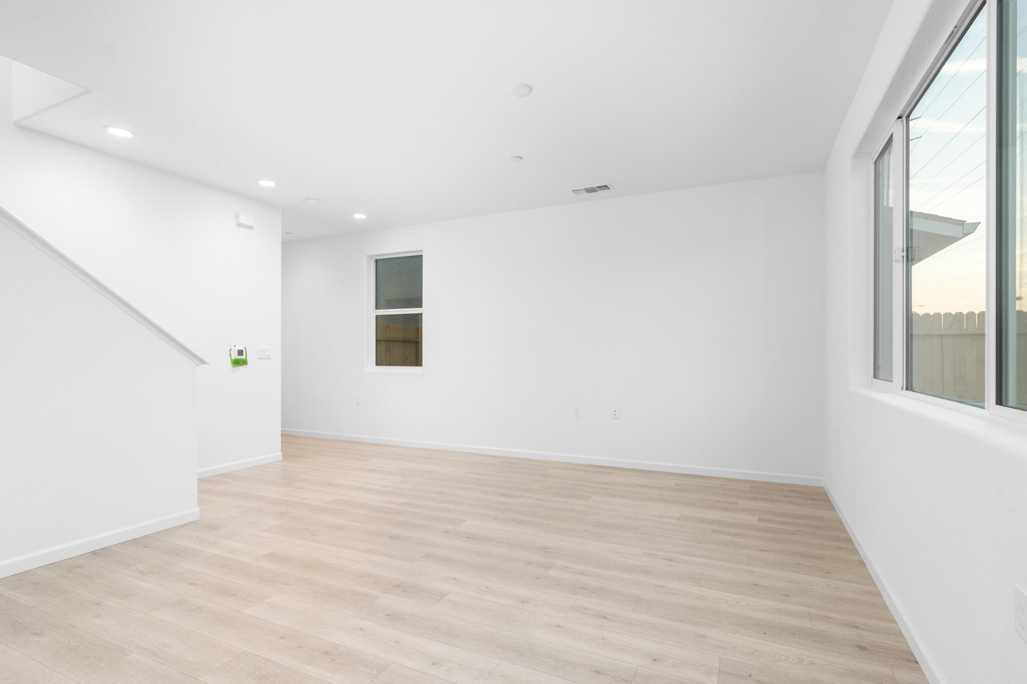 1425 W Payson Ave, Visalia, CA 93291