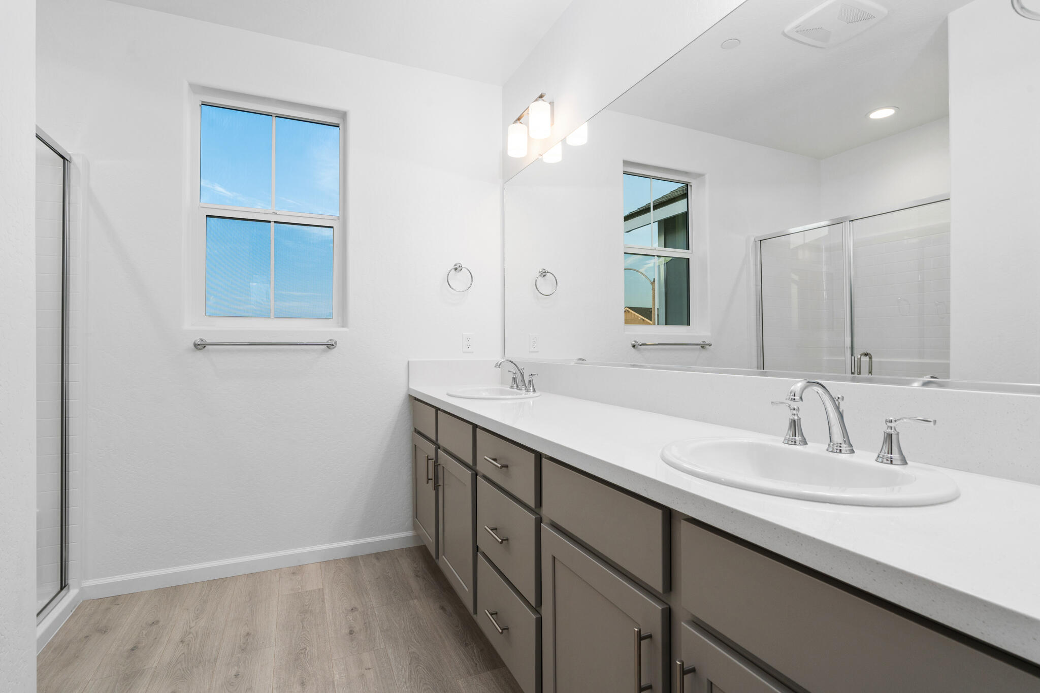 1425 W Payson Ave, Visalia, CA 93291