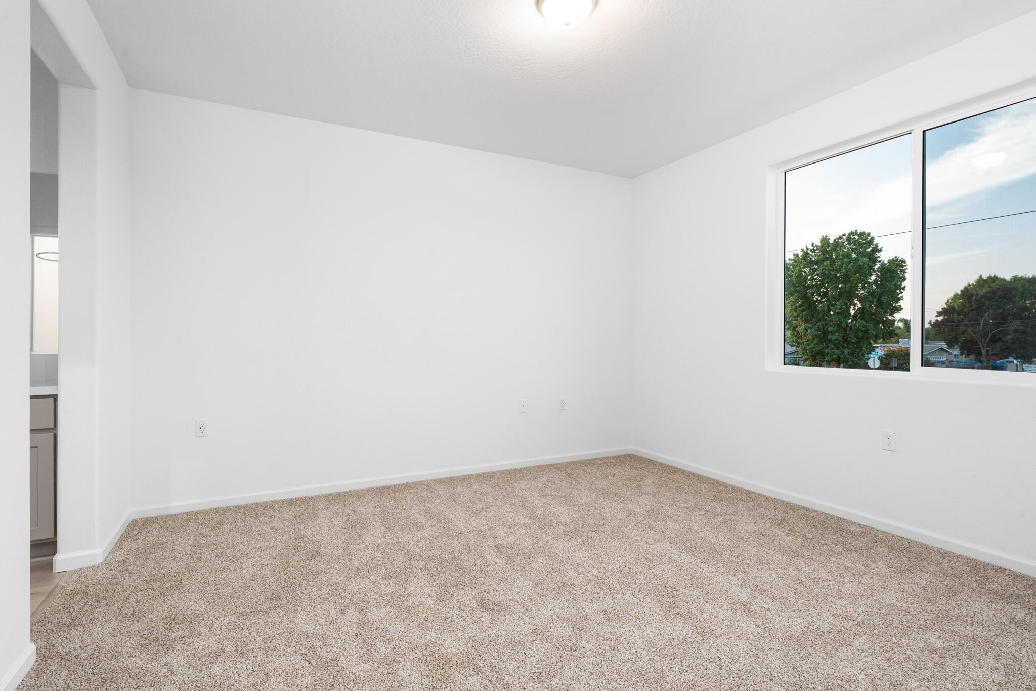 1425 W Payson Ave, Visalia, CA 93291