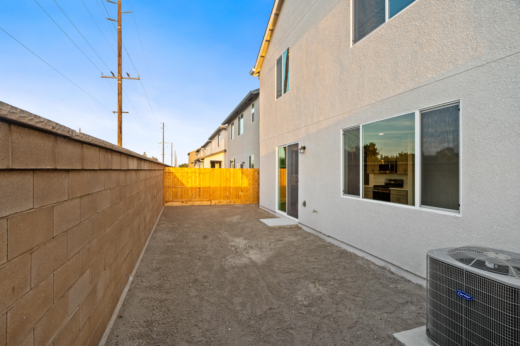1425 W Payson Ave, Visalia, CA 93291