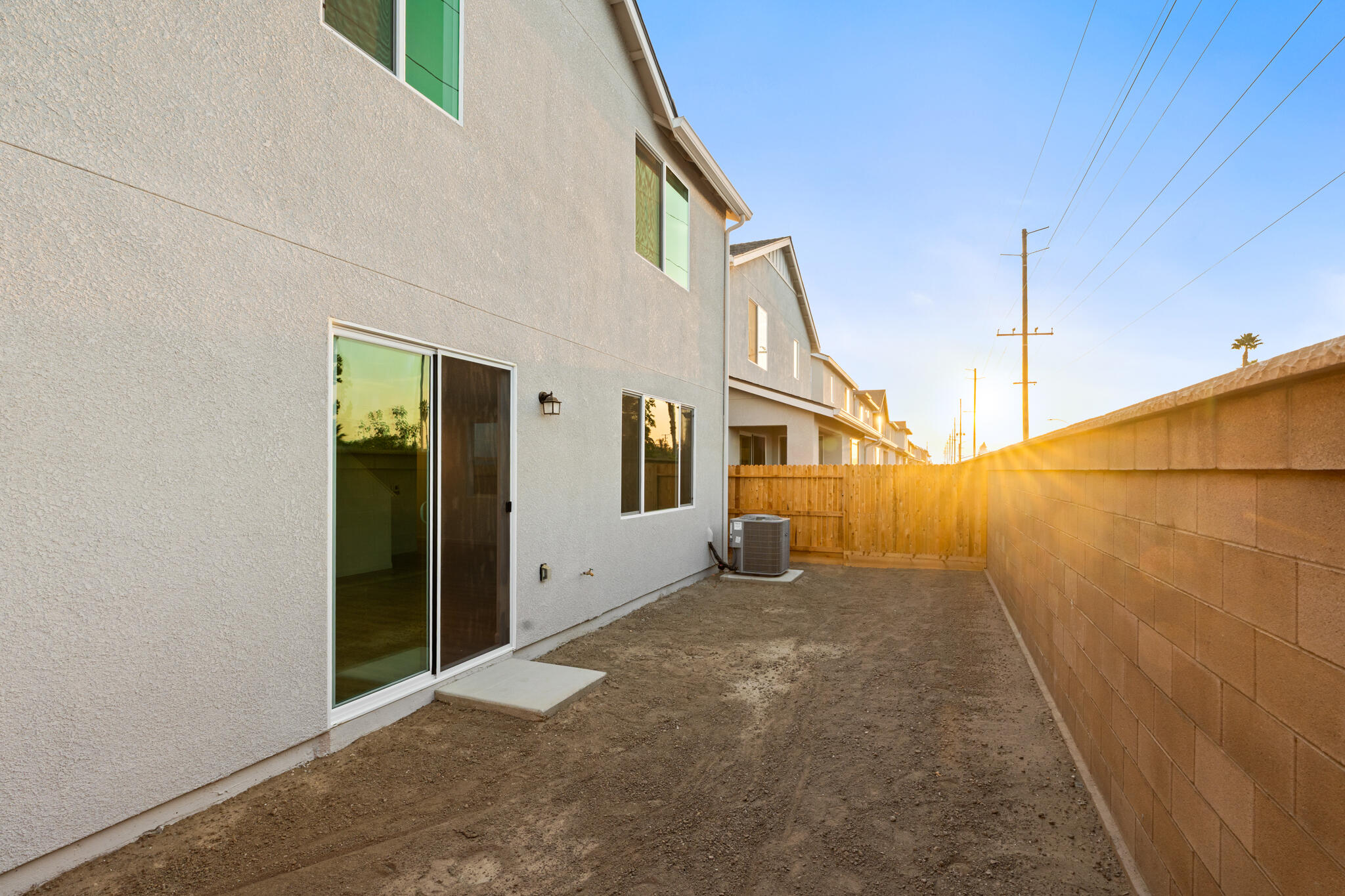 1425 W Payson Ave, Visalia, CA 93291
