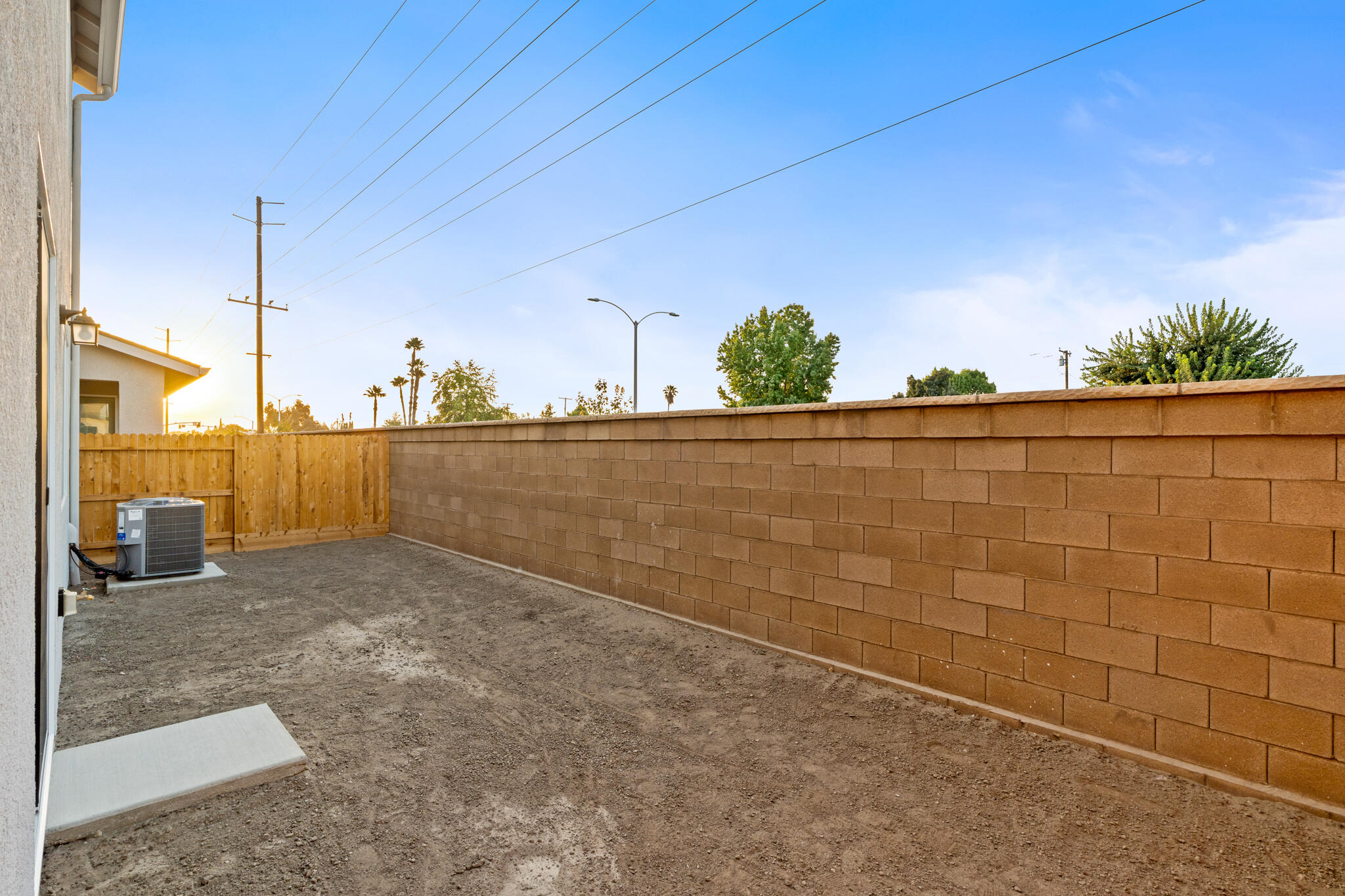 1425 W Payson Ave, Visalia, CA 93291