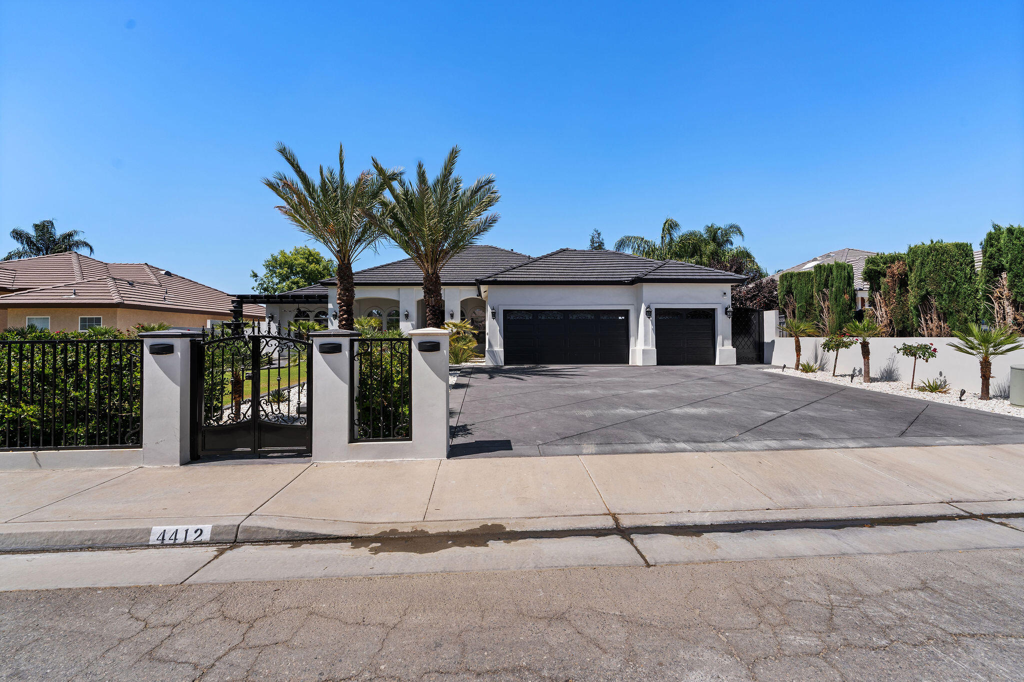 4412 Cimarron Ridge Dr, Bakersfield, CA 93313