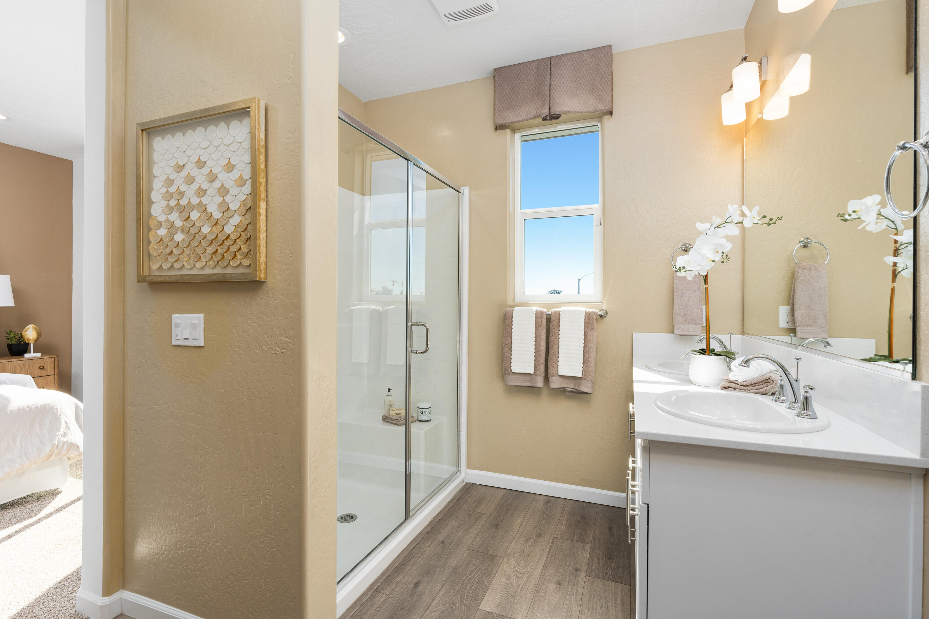 3028 N Hickory Ave, Visalia, CA 93291
